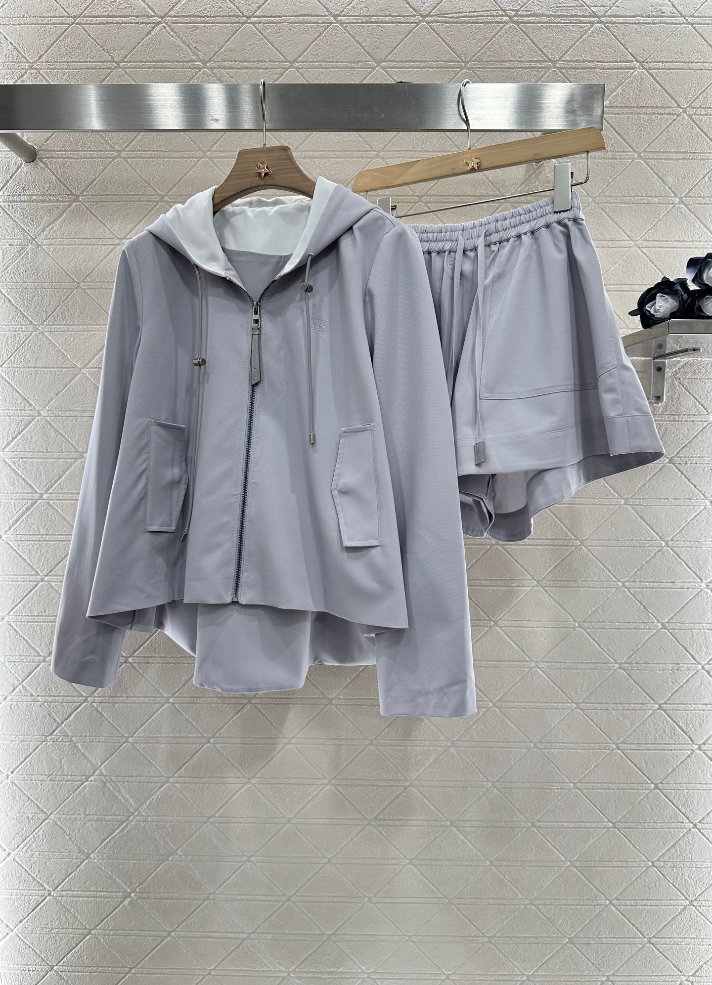 Lo 2025 new products Jacket and shorts set