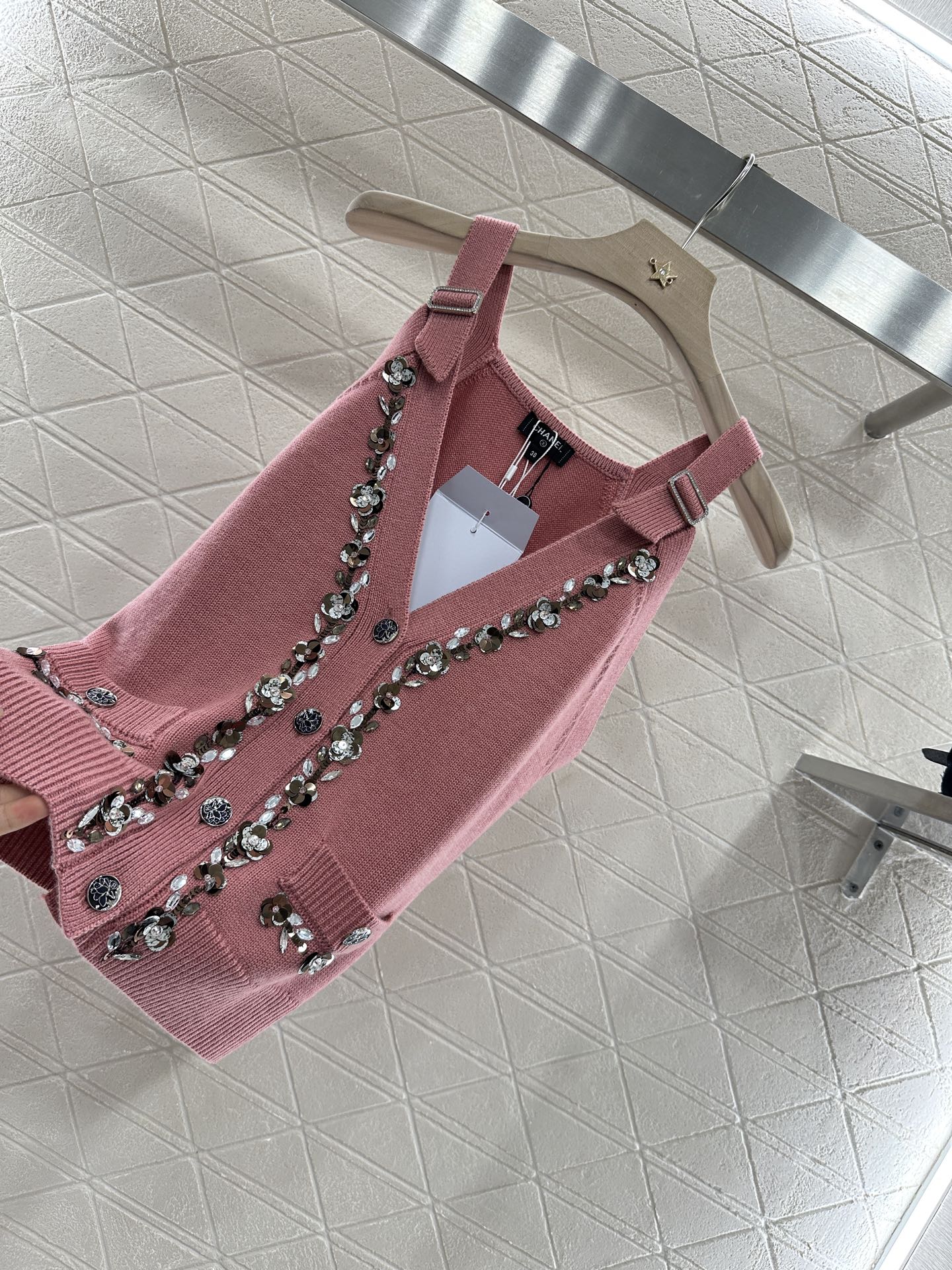 C 2025 new products Vest