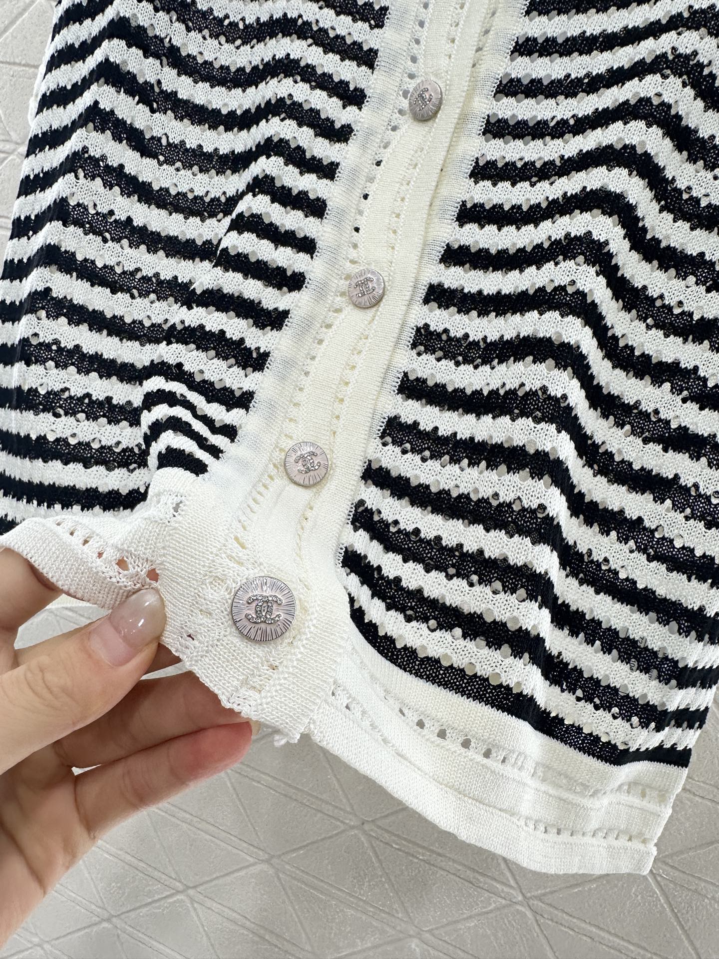 C 2025 new product Knitted short-sleeved cardigan