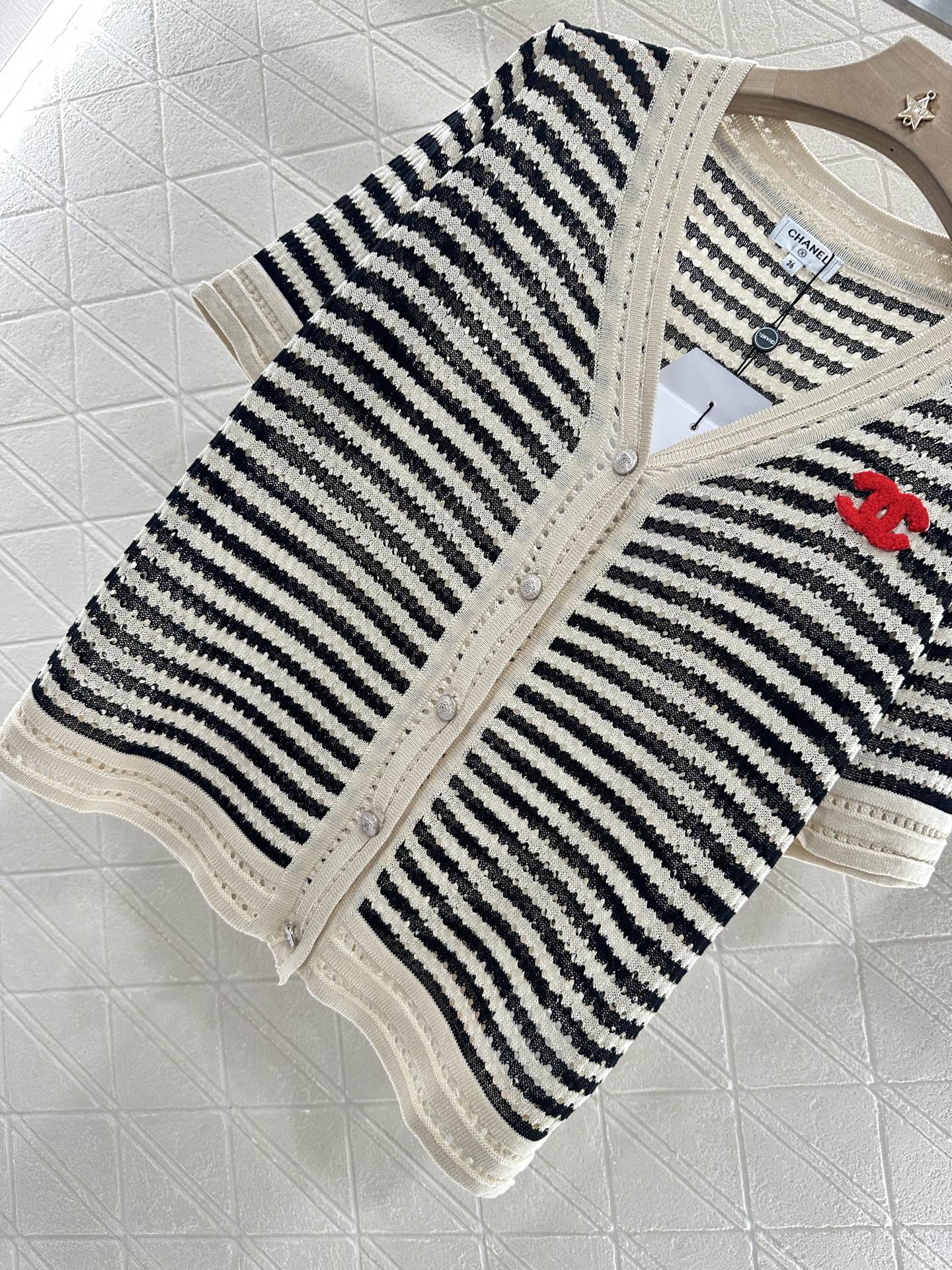 C 2025 new product Knitted short-sleeved cardigan