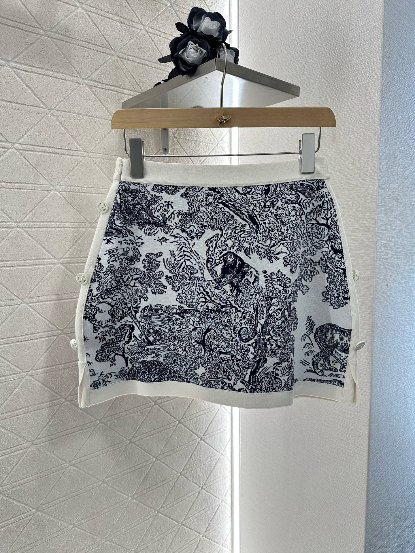 D 2025 new products Short skirt suit