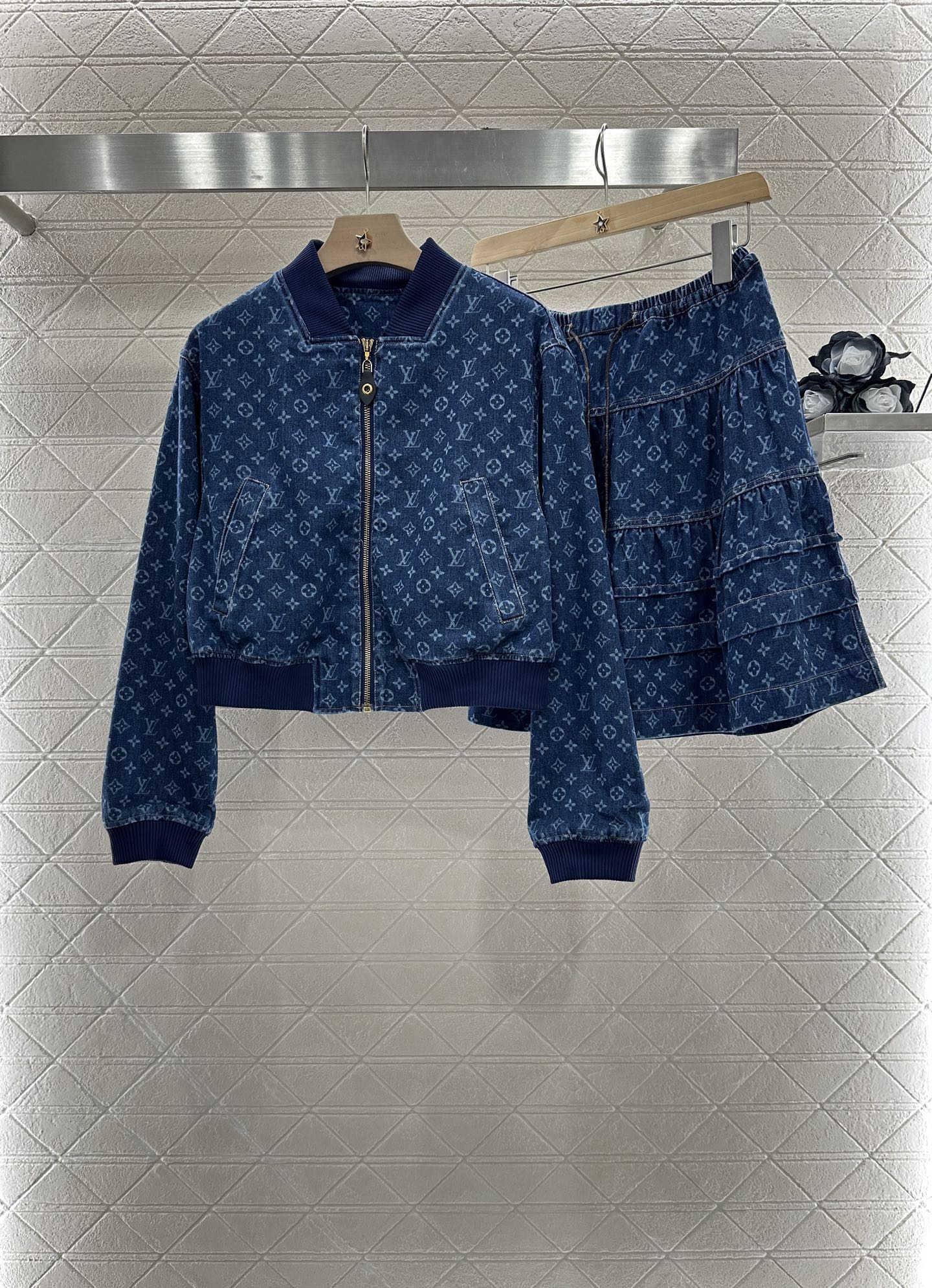 L  2025 new products Shirt and skirt suit