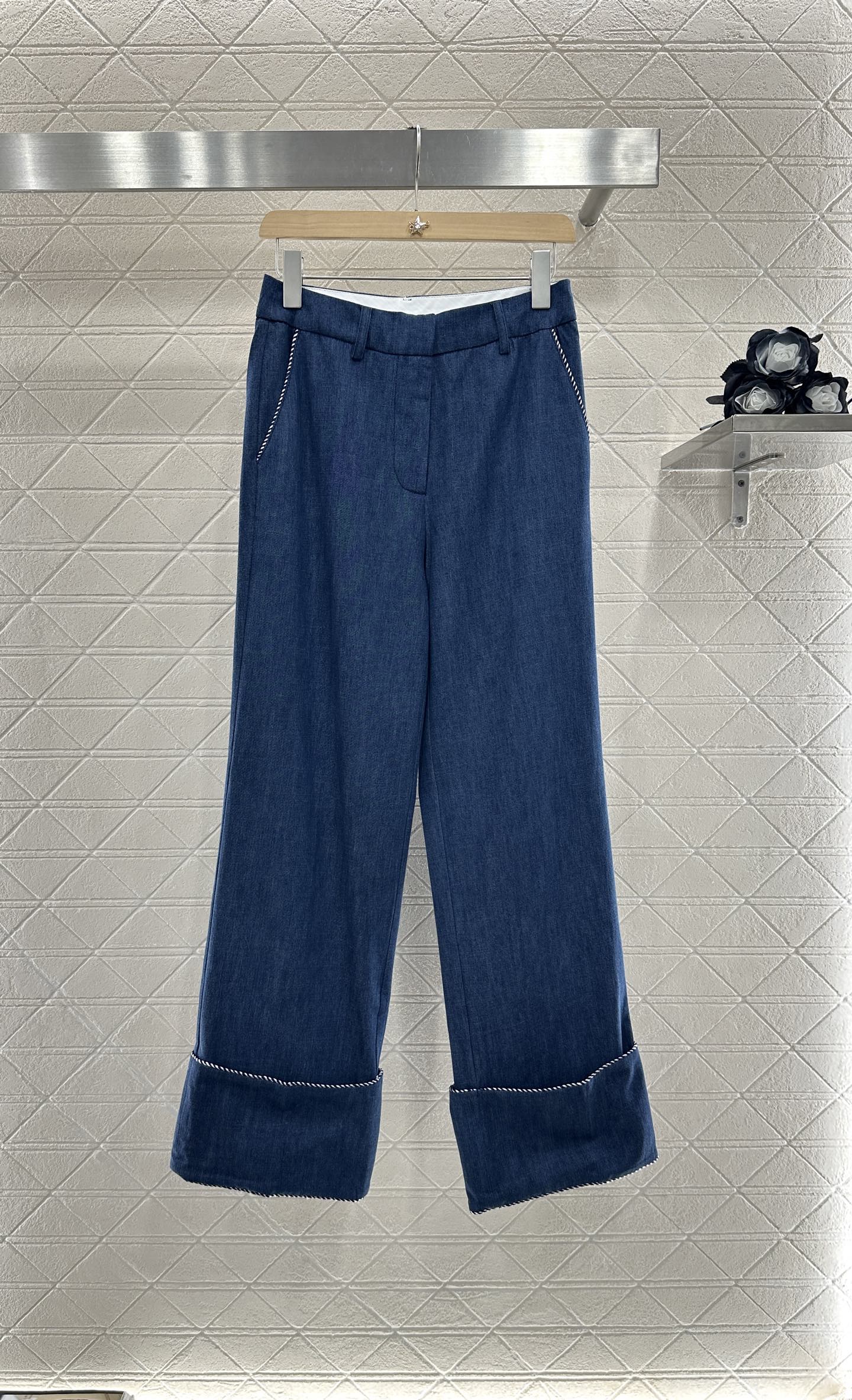 V 2025 new products Denim suit and trousers set