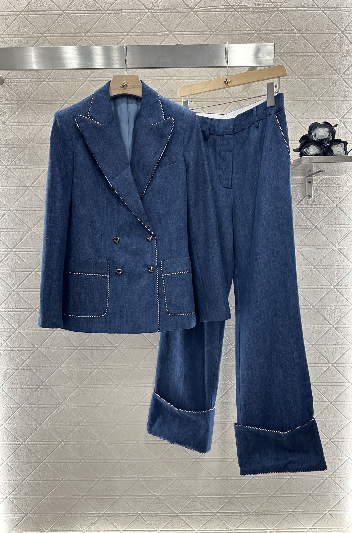 V 2025 new products Denim suit and trousers set