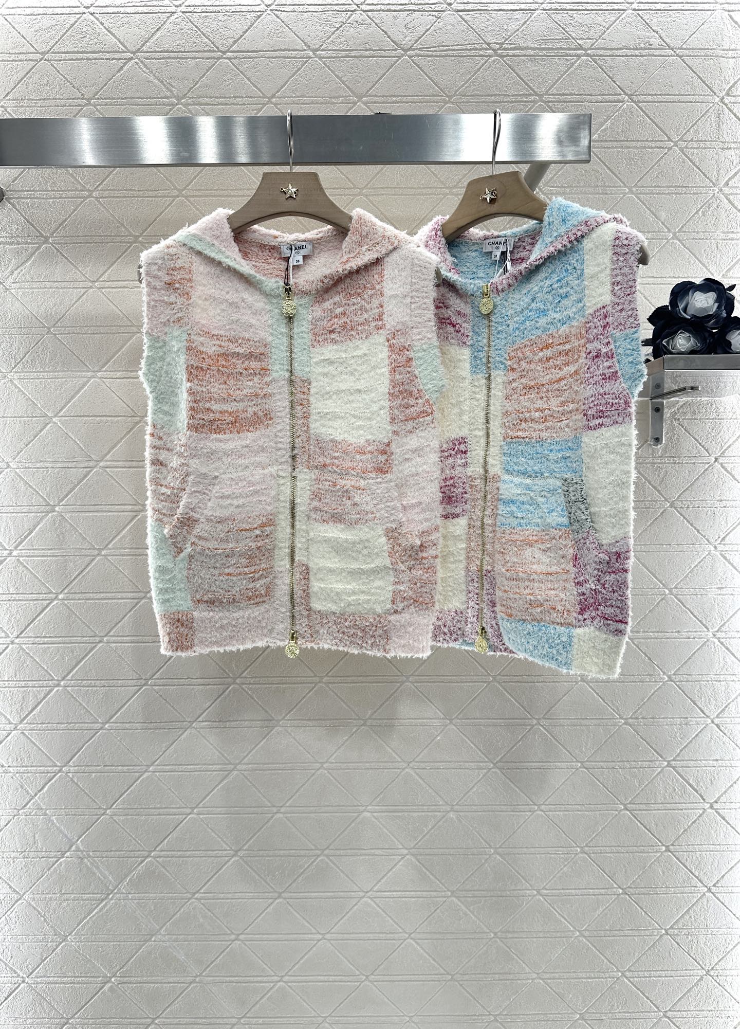 C 2025 new product Hooded knitted vest