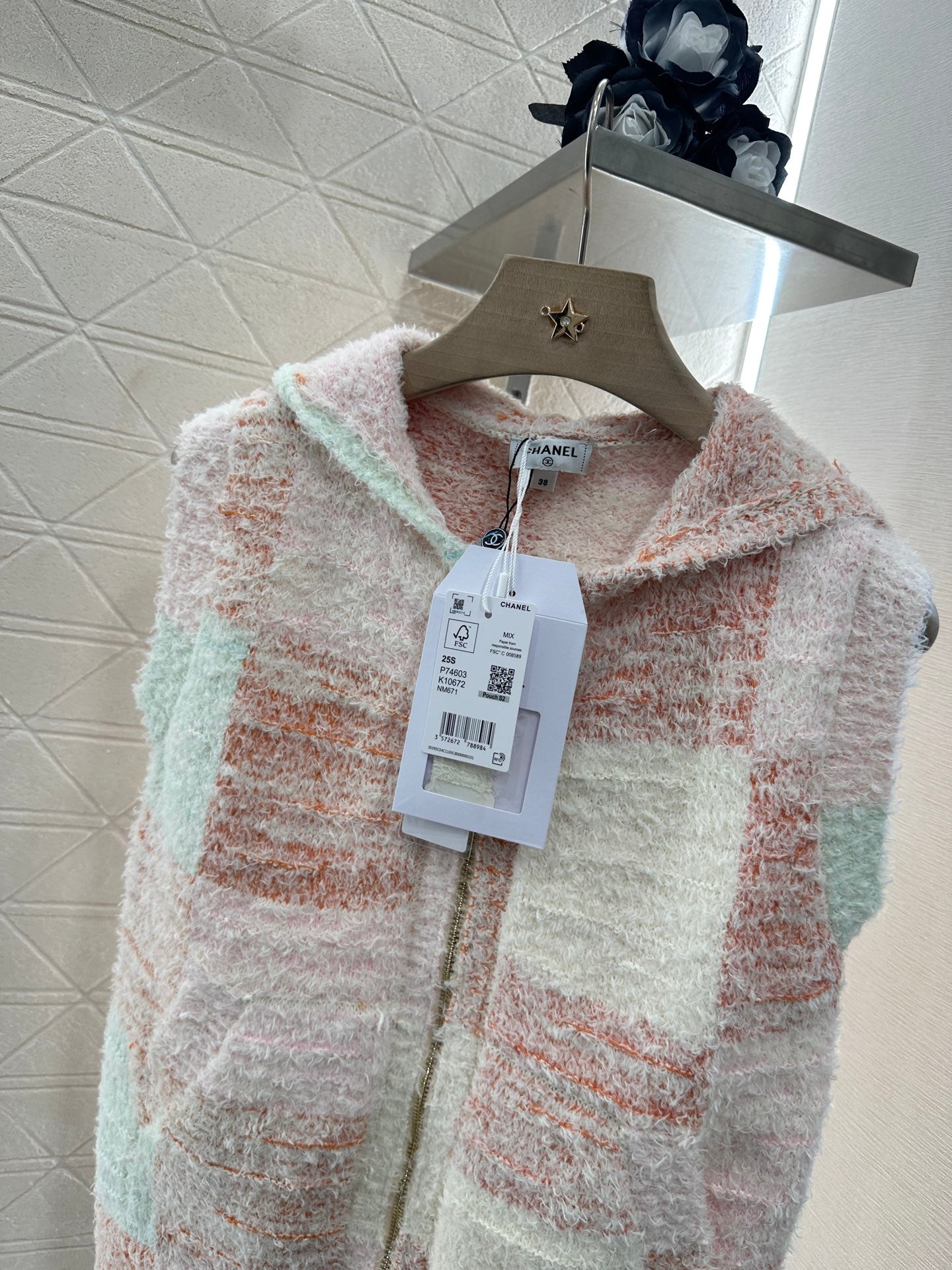 C 2025 new product Hooded knitted vest