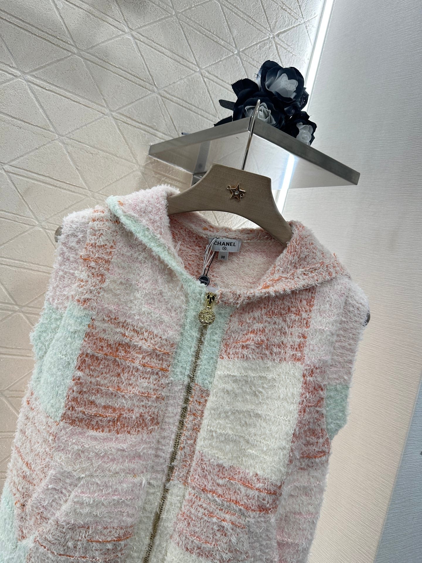 C 2025 new product Hooded knitted vest
