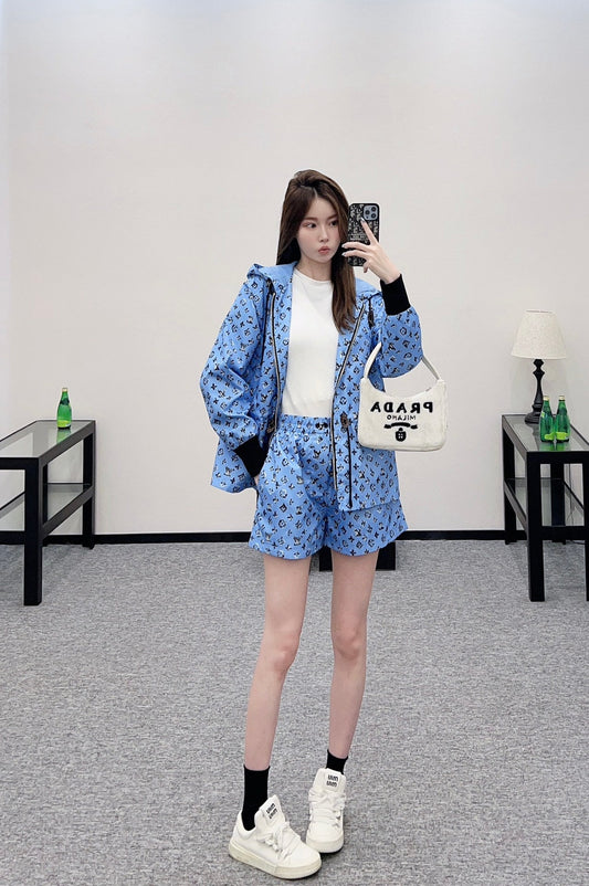 L New Arrival Hooded Jacket and Shorts Set