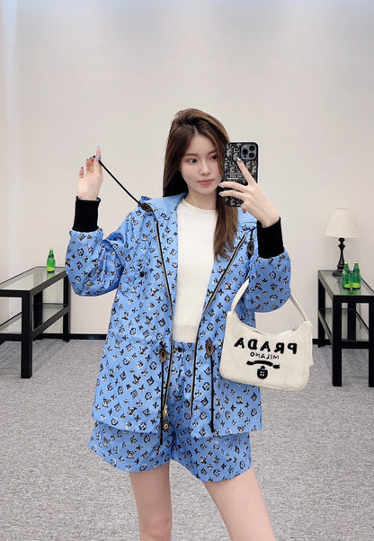 L New Arrival Hooded Jacket and Shorts Set