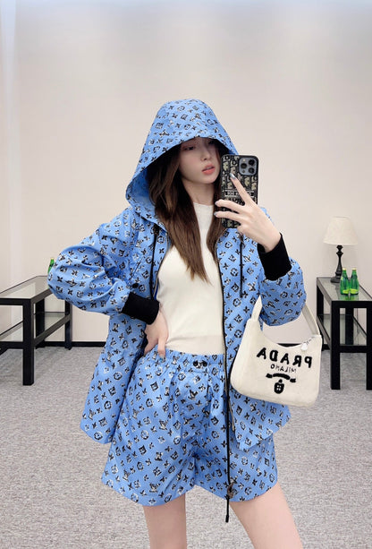 L New Arrival Hooded Jacket and Shorts Set