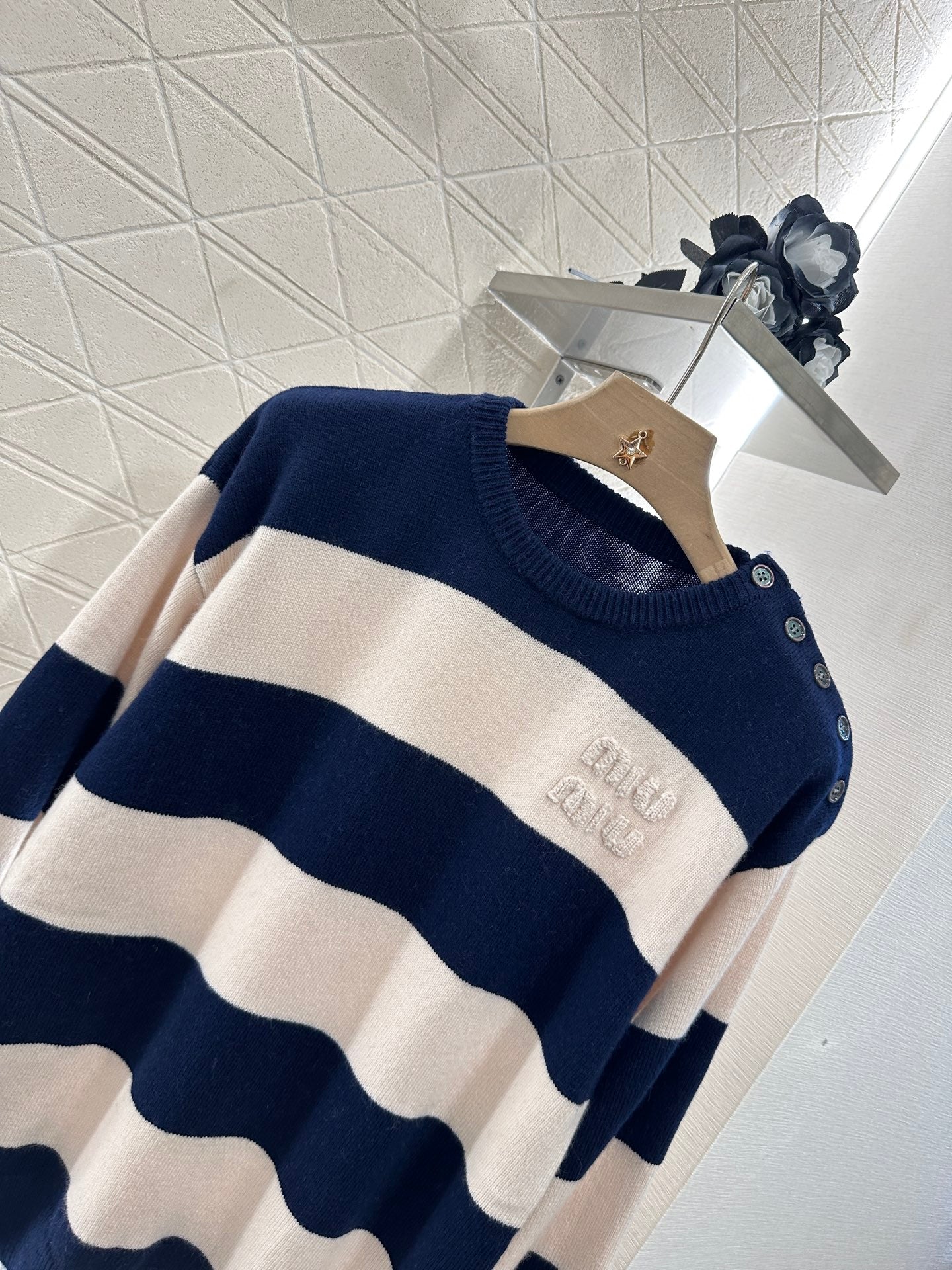 M new product Striped crew neck sweater