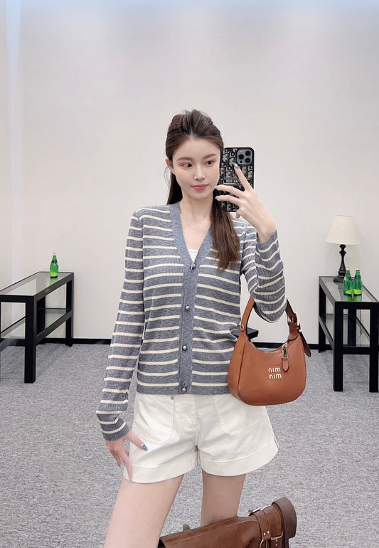 D 2025 new products Knitted cardigan