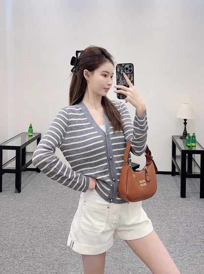 D 2025 new products Knitted cardigan