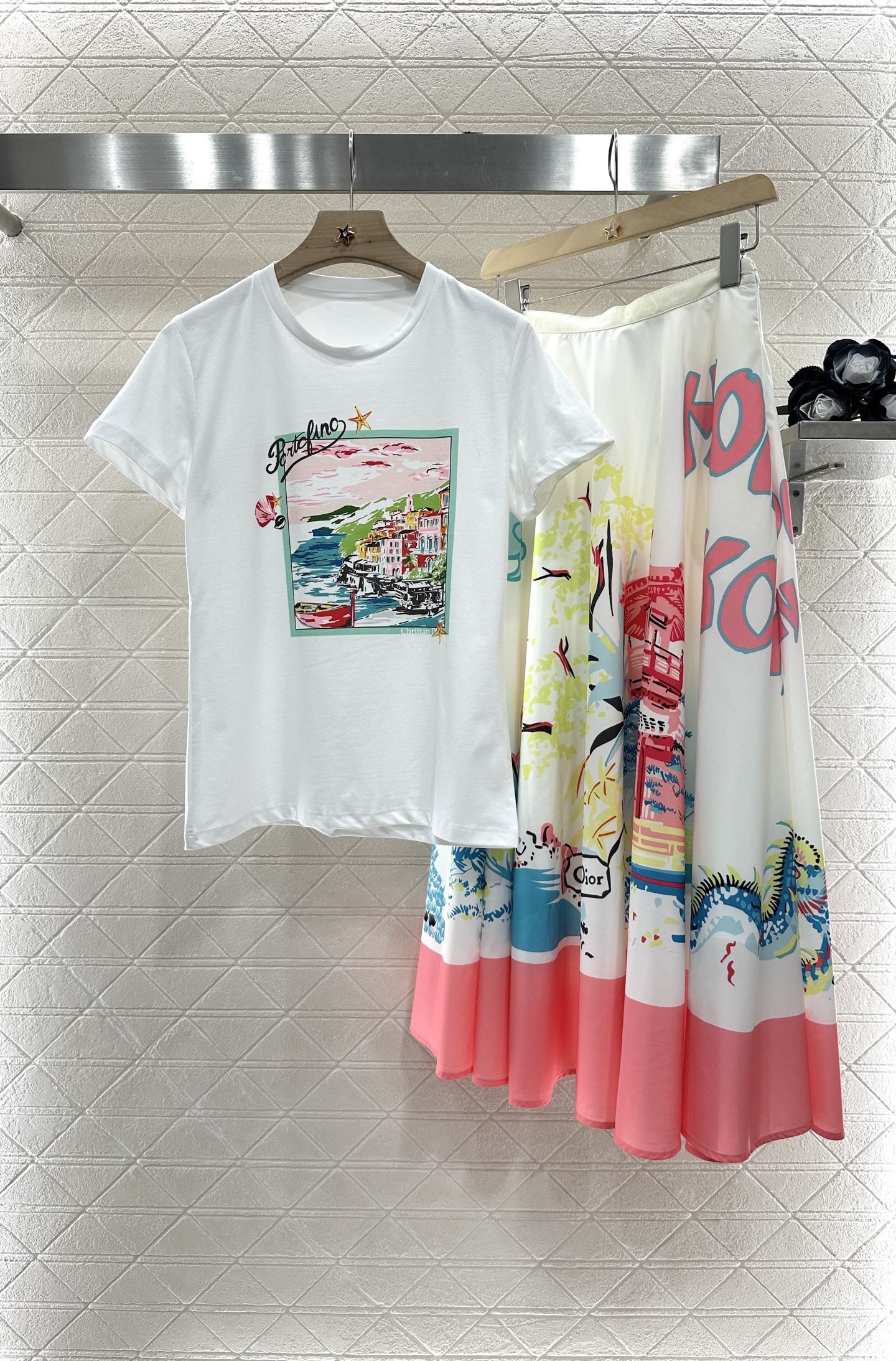 D 2025 neues Produkt T-Shirt mit Rundhalsausschnitt und Aufdruck 