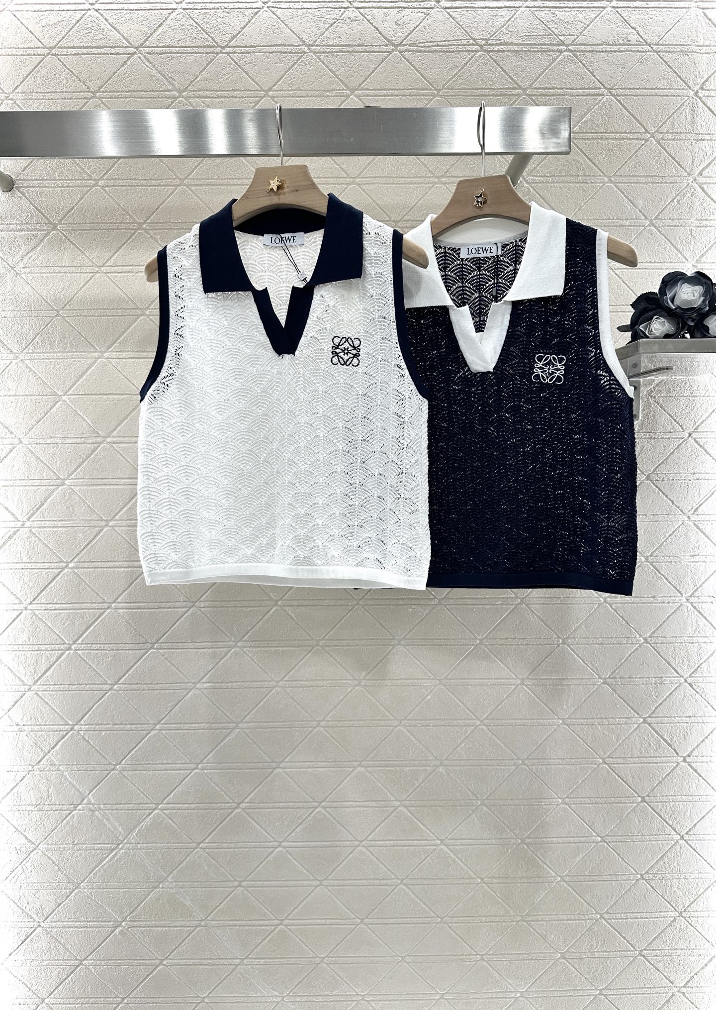 Lo 2025 new product Hollow knitted vest