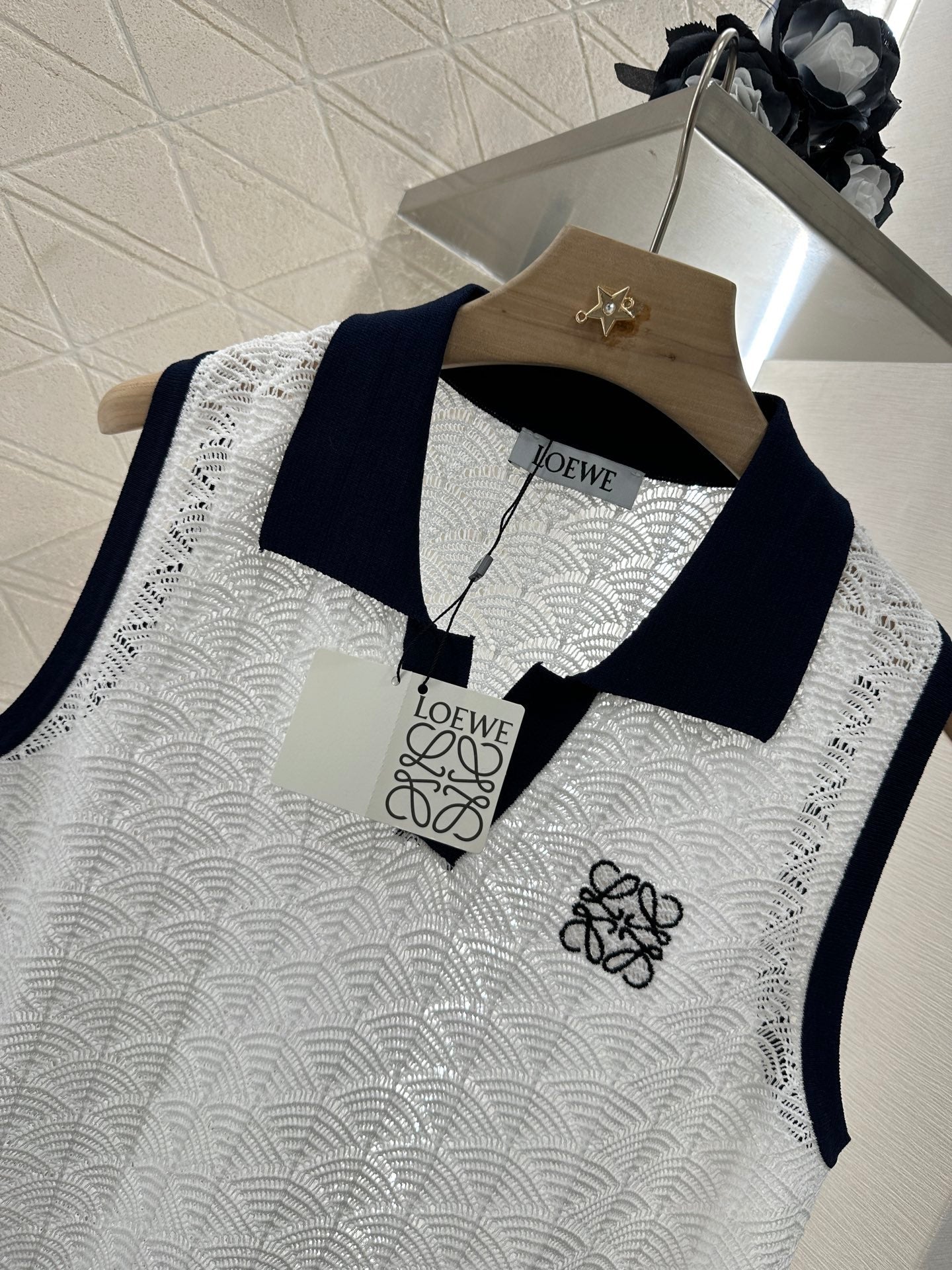 Lo 2025 new product Hollow knitted vest