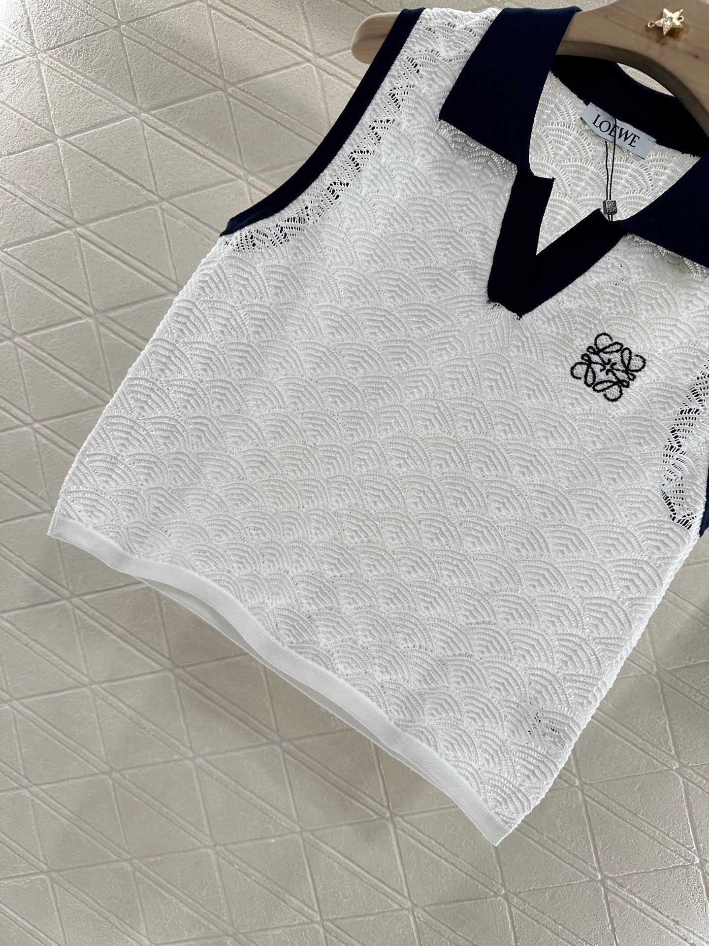 Lo 2025 new product Hollow knitted vest