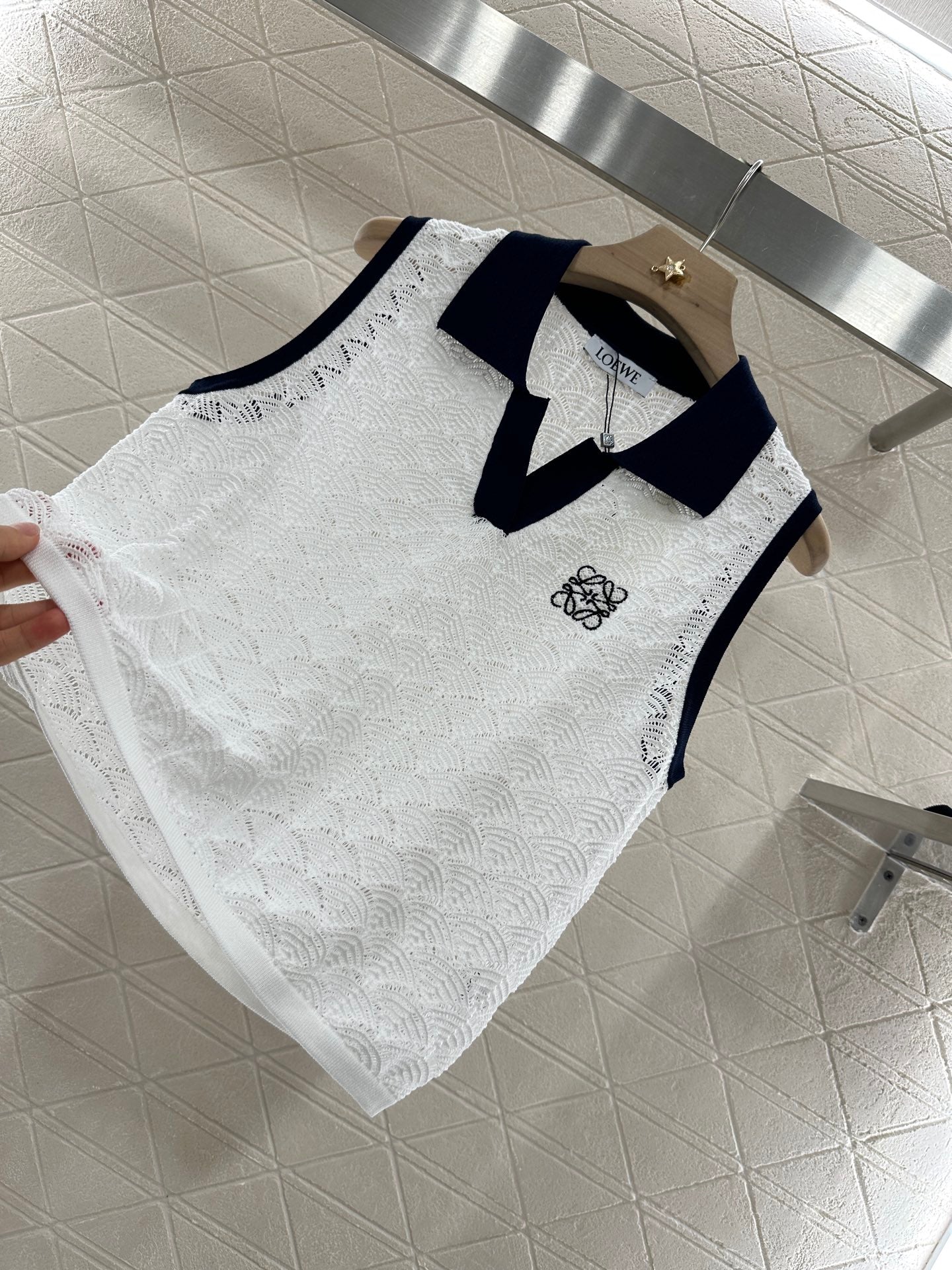 Lo 2025 new product Hollow knitted vest