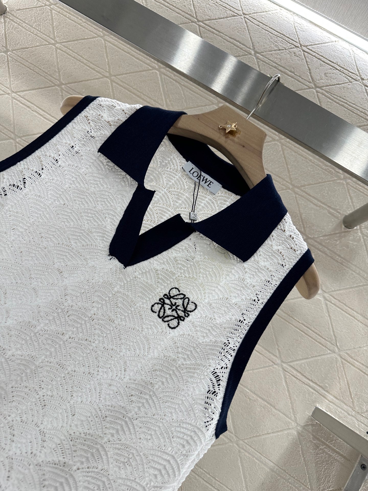 Lo 2025 new product Hollow knitted vest