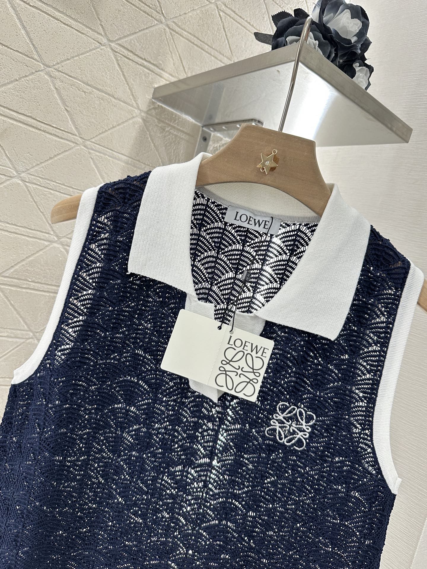 Lo 2025 new product Hollow knitted vest