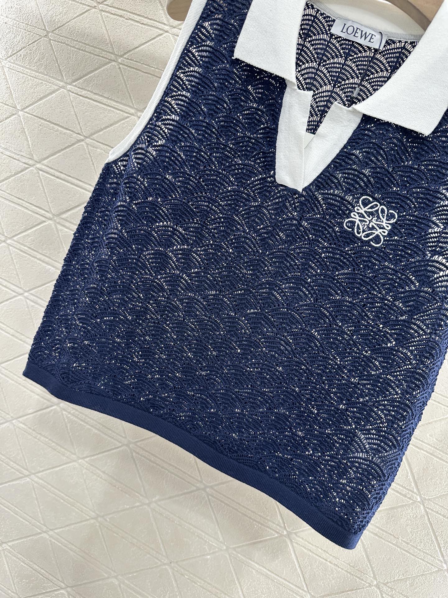 Lo 2025 new product Hollow knitted vest