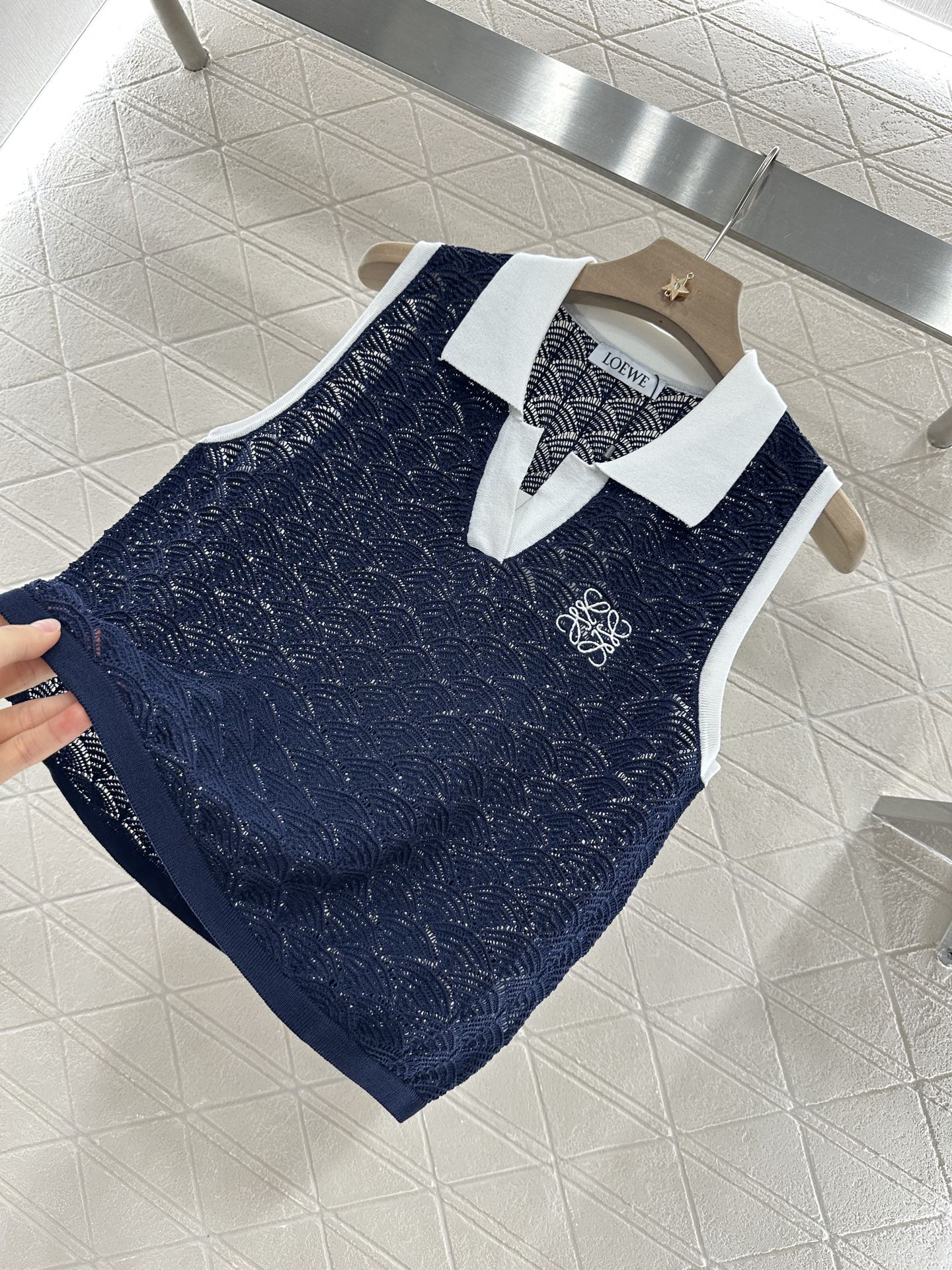 Lo 2025 new product Hollow knitted vest