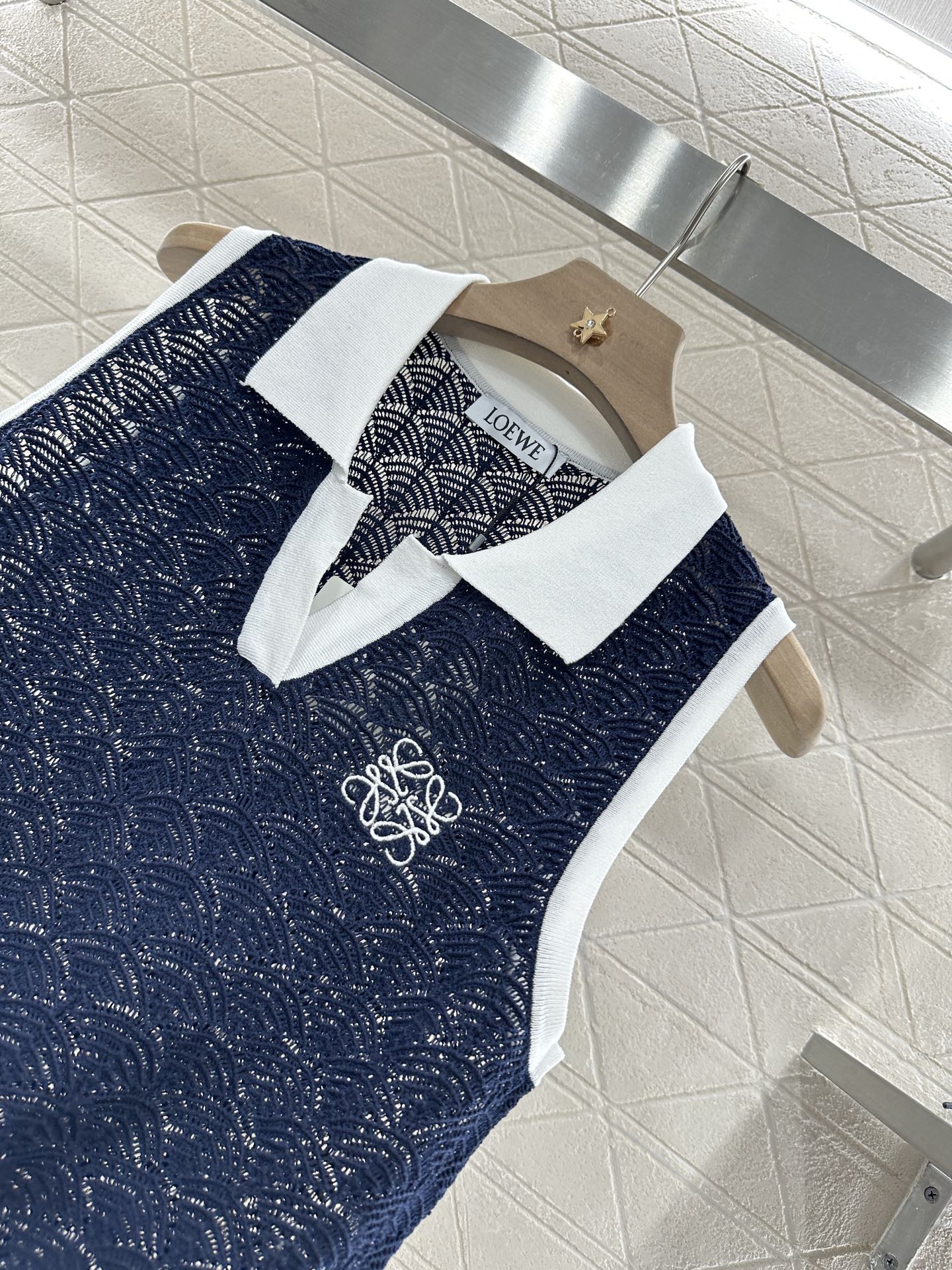 Lo 2025 new product Hollow knitted vest