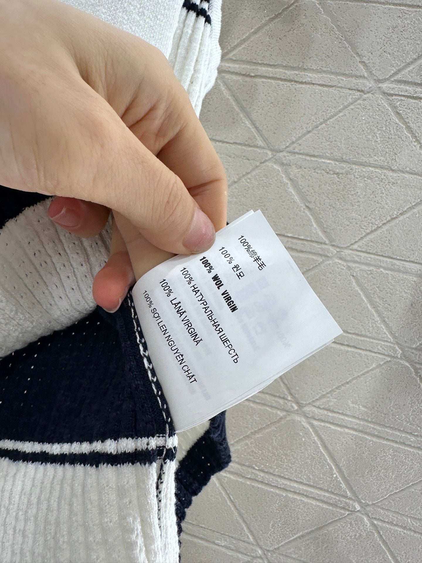 M 2025 new product Striped knitted vest