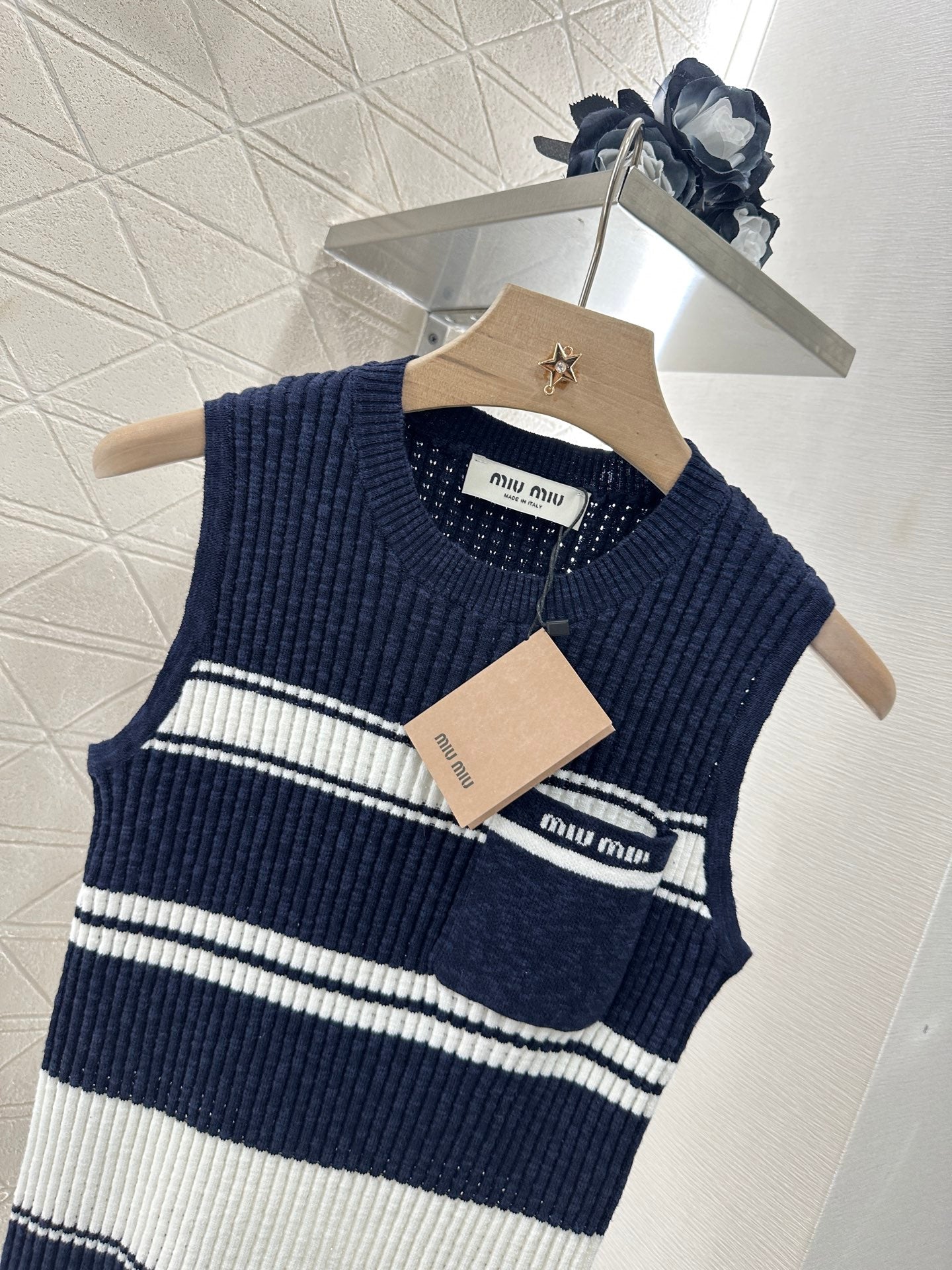 M 2025 new product Striped knitted vest