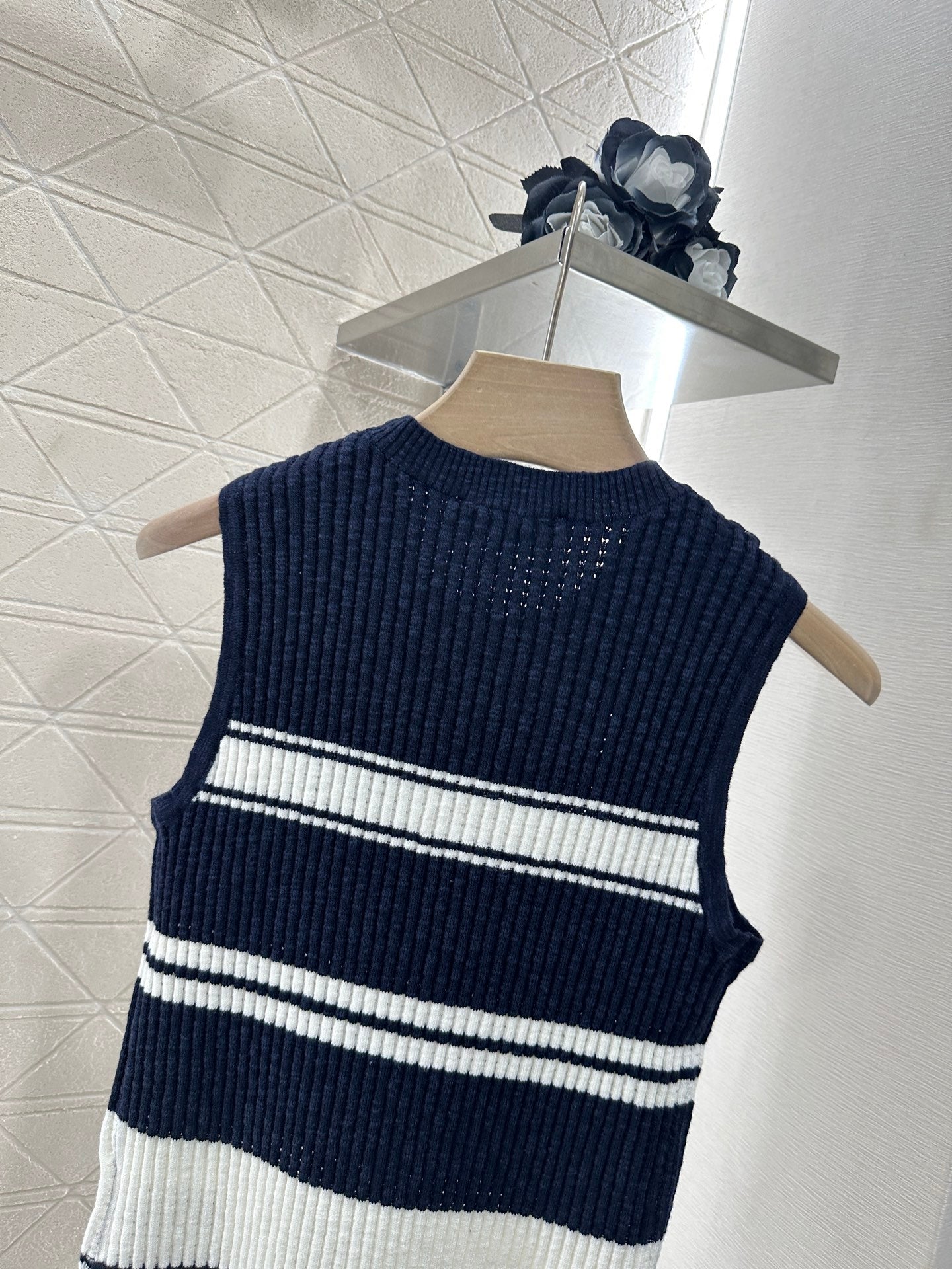 M 2025 new product Striped knitted vest