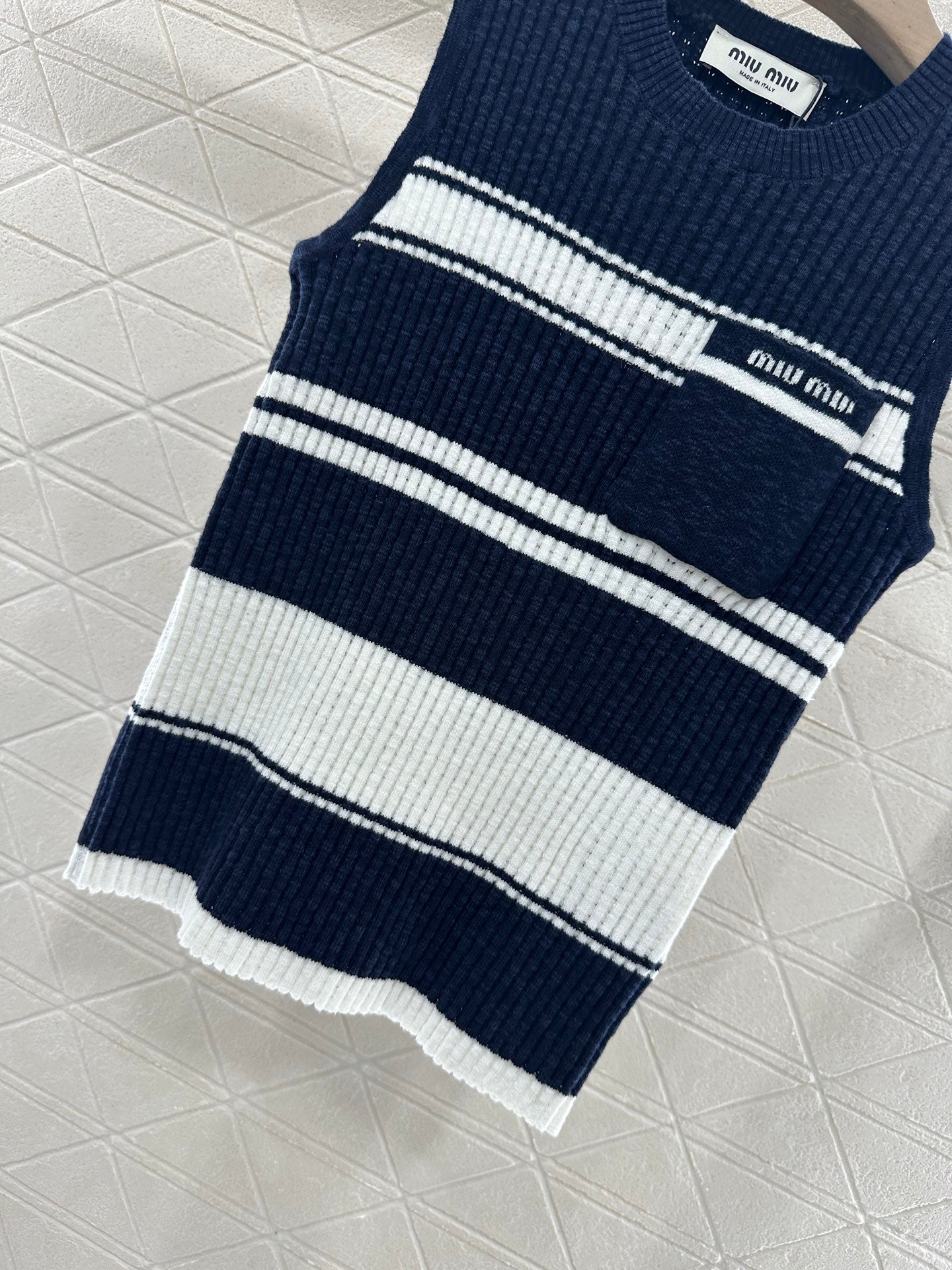 M 2025 new product Striped knitted vest