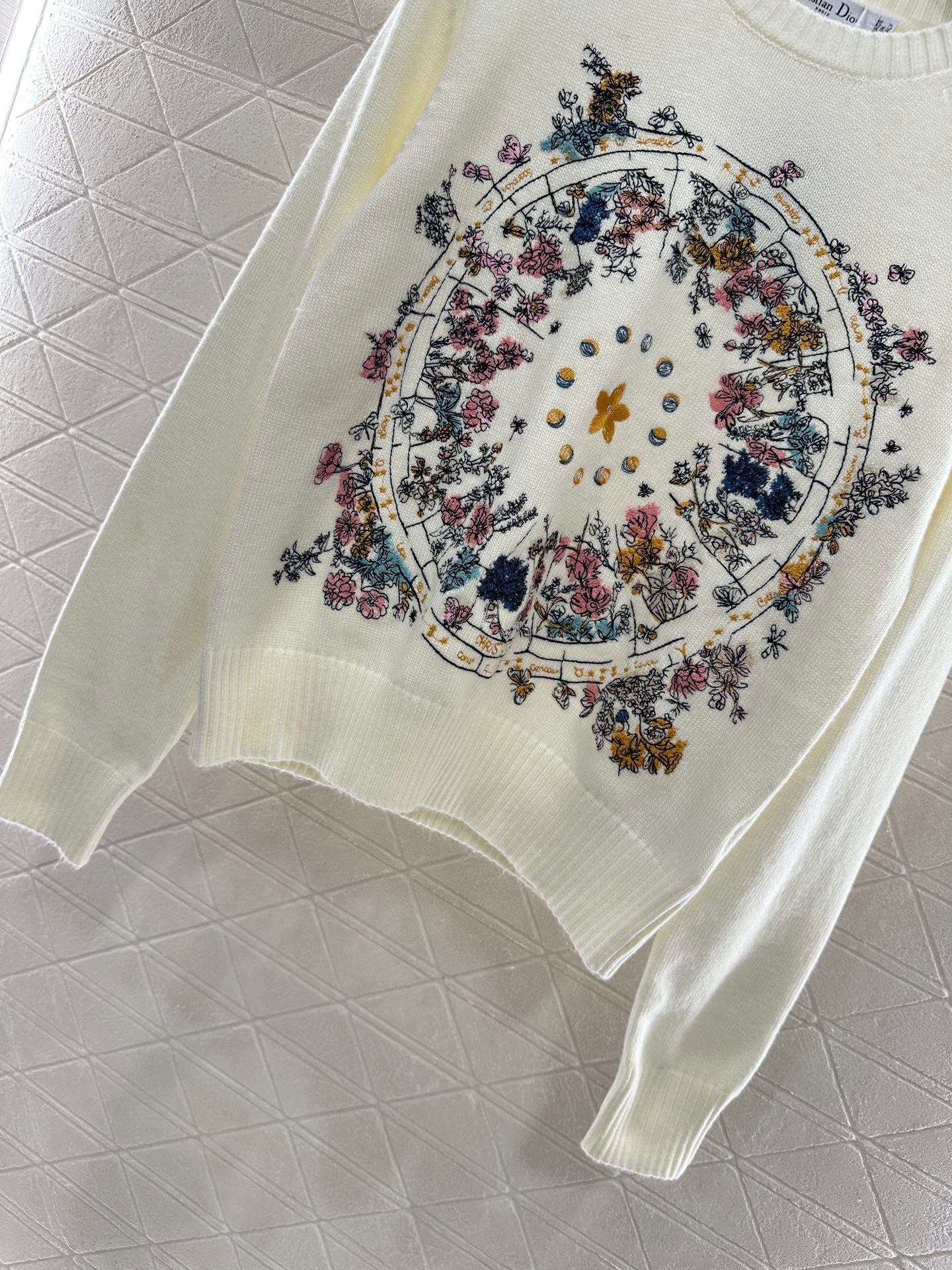D 2025 new products Embroidered sweater