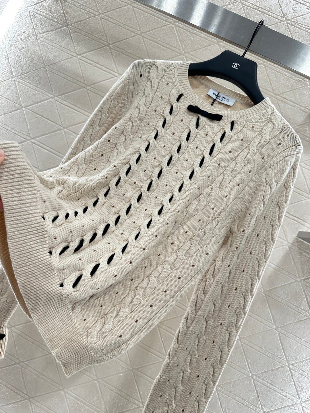 V 2025 new products Sweaters