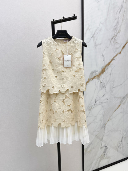 V 25ss embroidered dress