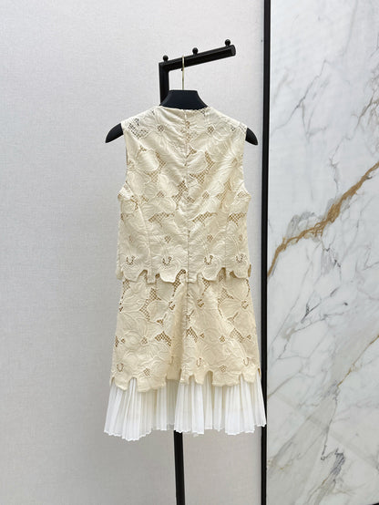 V 25ss embroidered dress