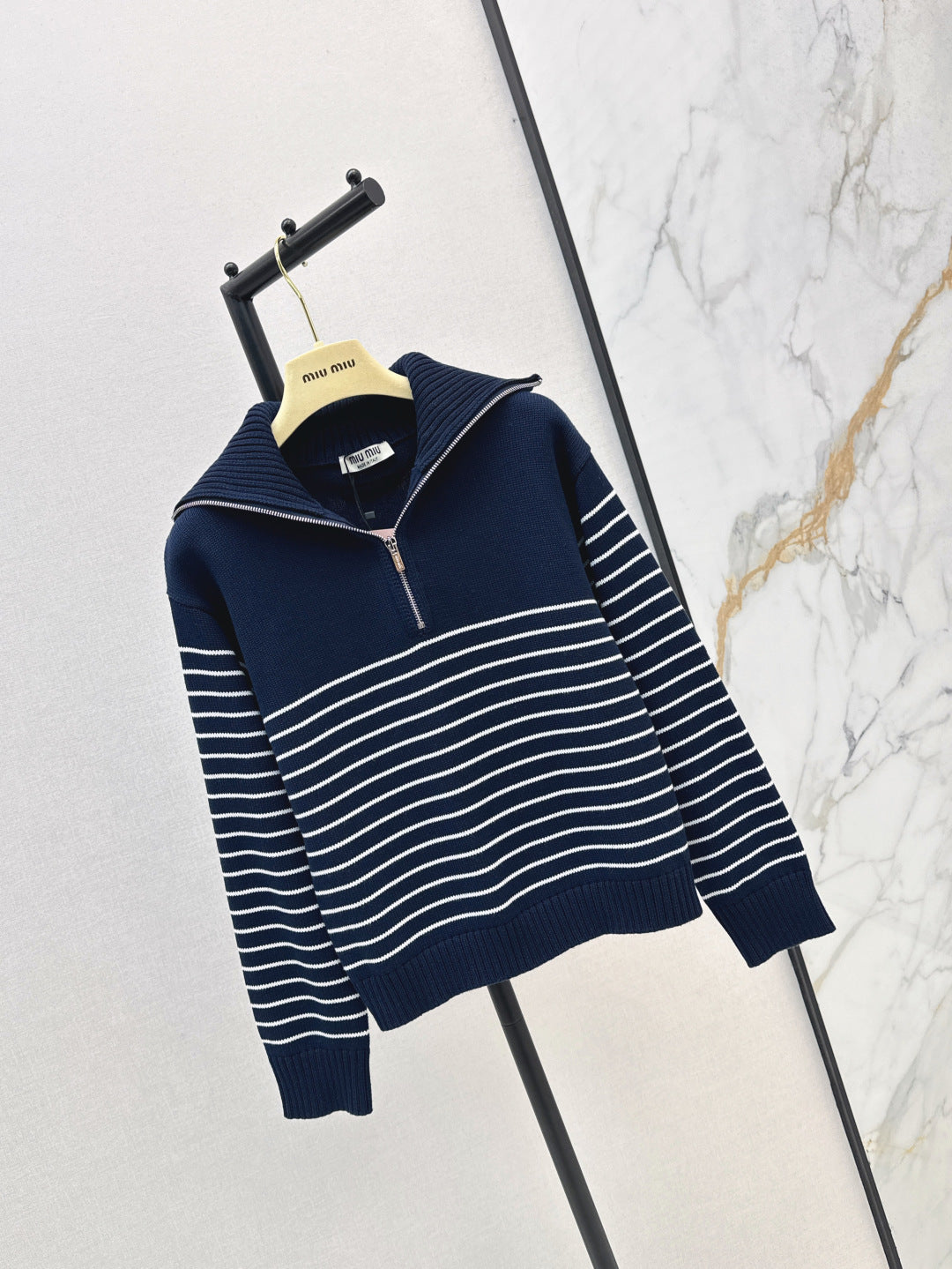 M 25fw knitted sweater