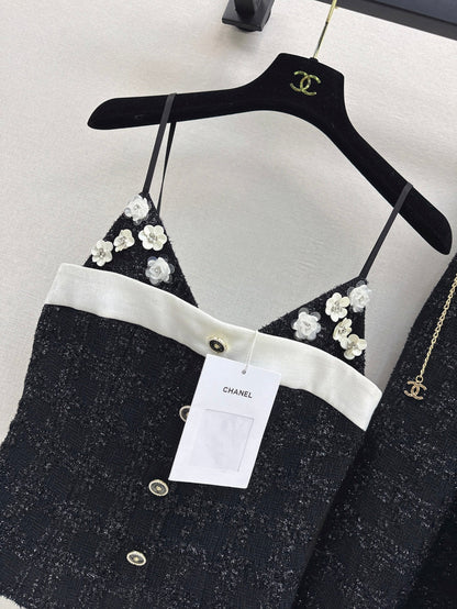 C 25 3D flower decorated sling