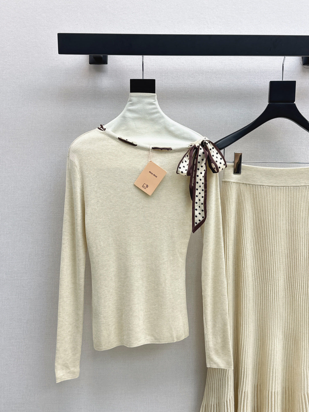 M 25fw knitted suit