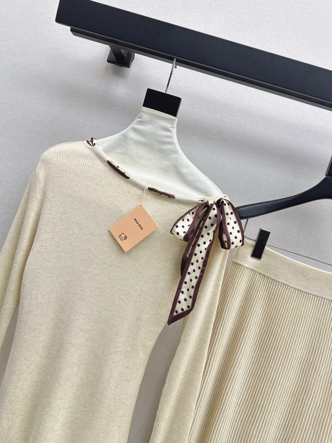 M 25fw knitted suit