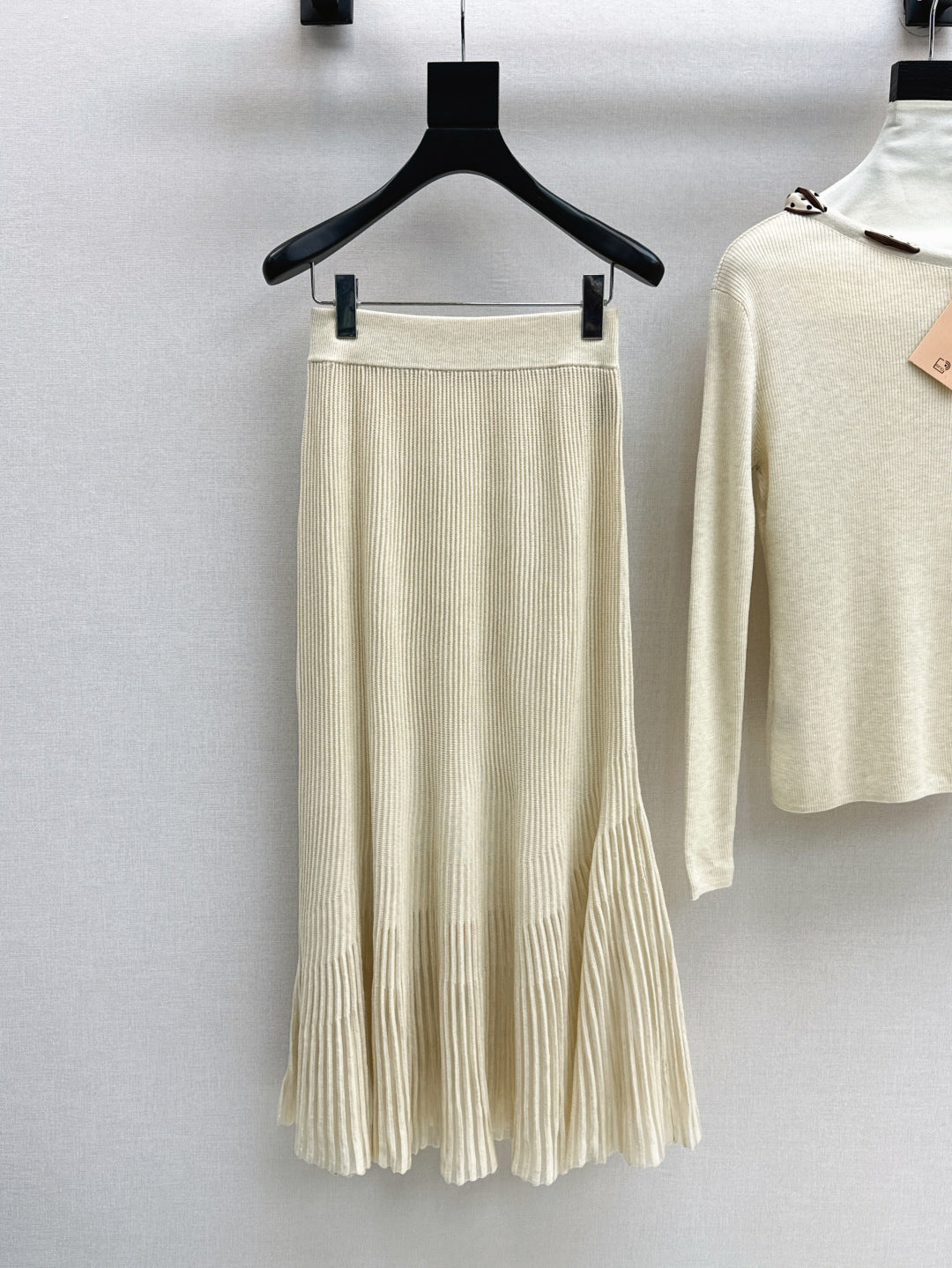 M 25fw knitted suit