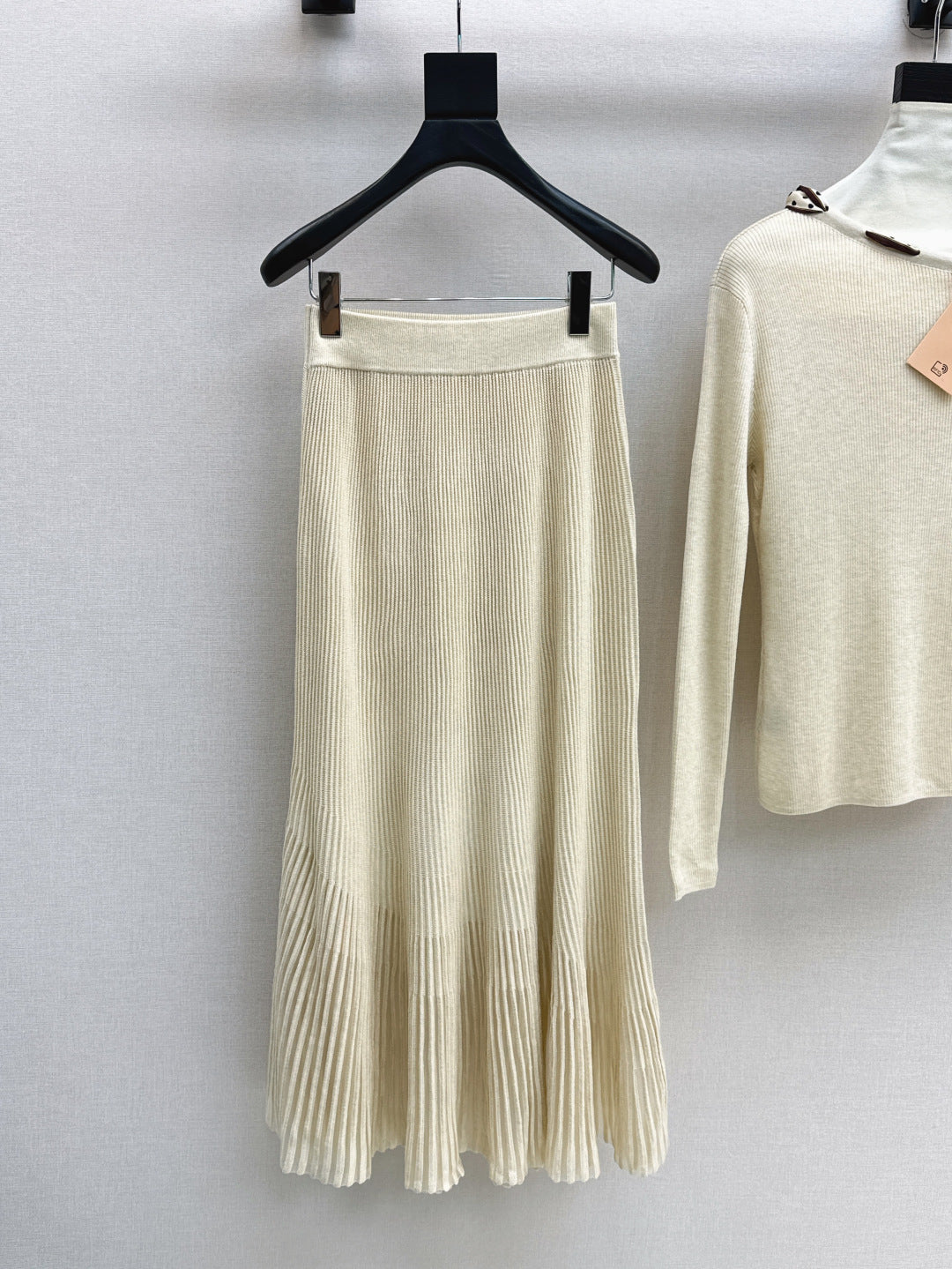 M 25fw knitted suit