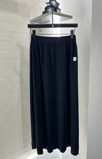 C 2025 New Arrival Knitted Long-Sleeved Skirt Set