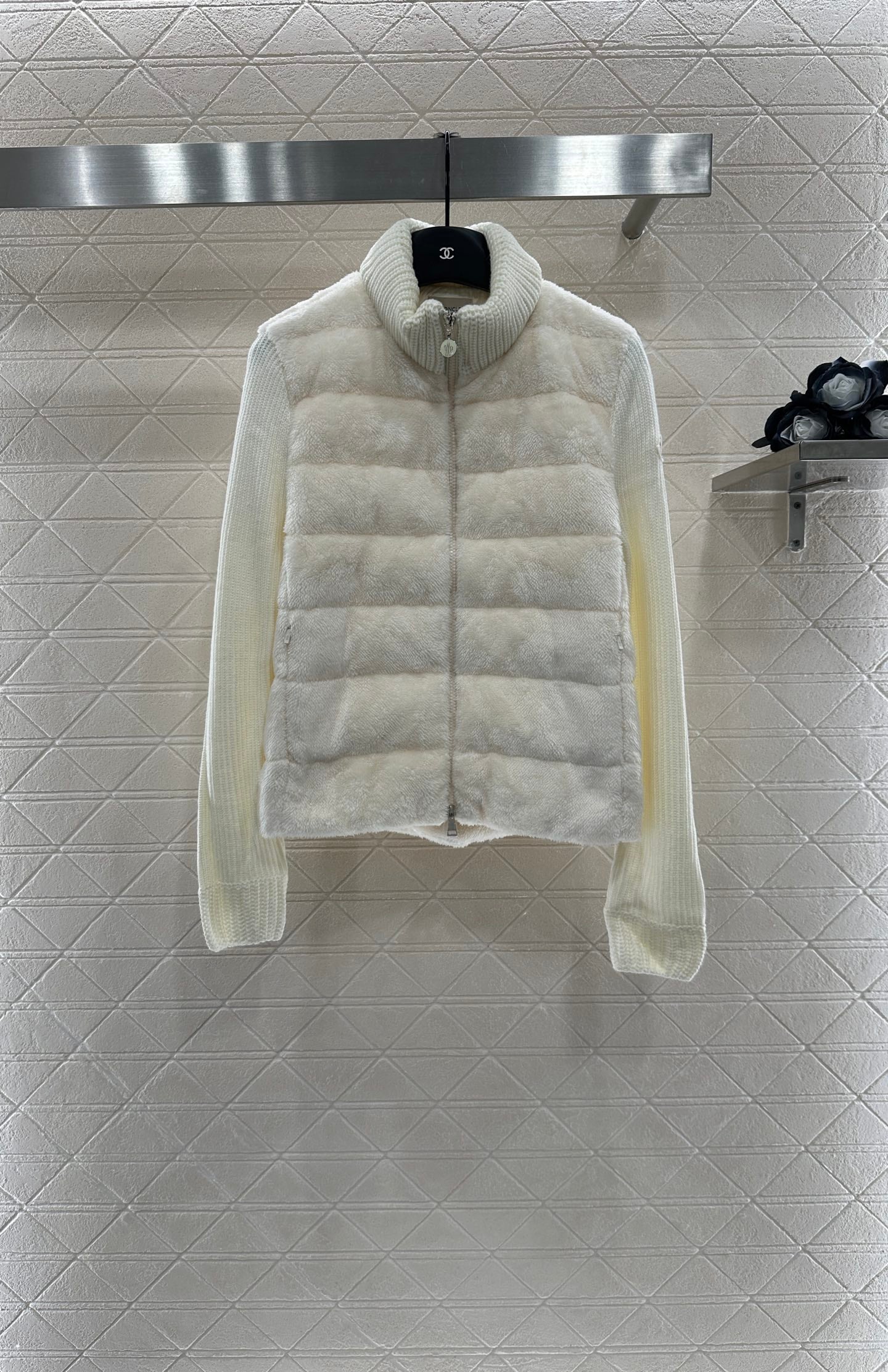 Mon 2025 New Arrival Zip-Up Down Jacket