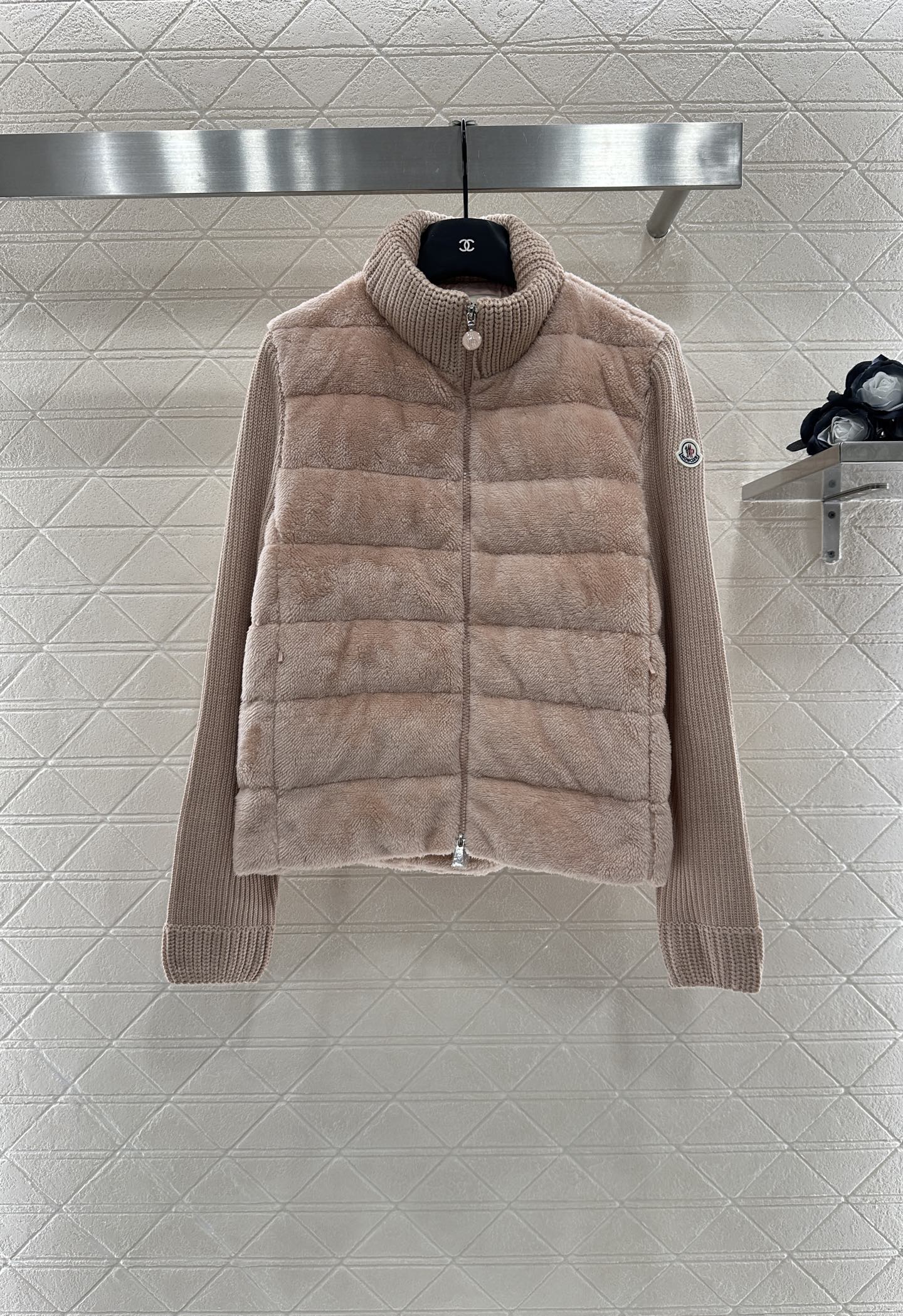 Mon 2025 New Arrival Zip-Up Down Jacket