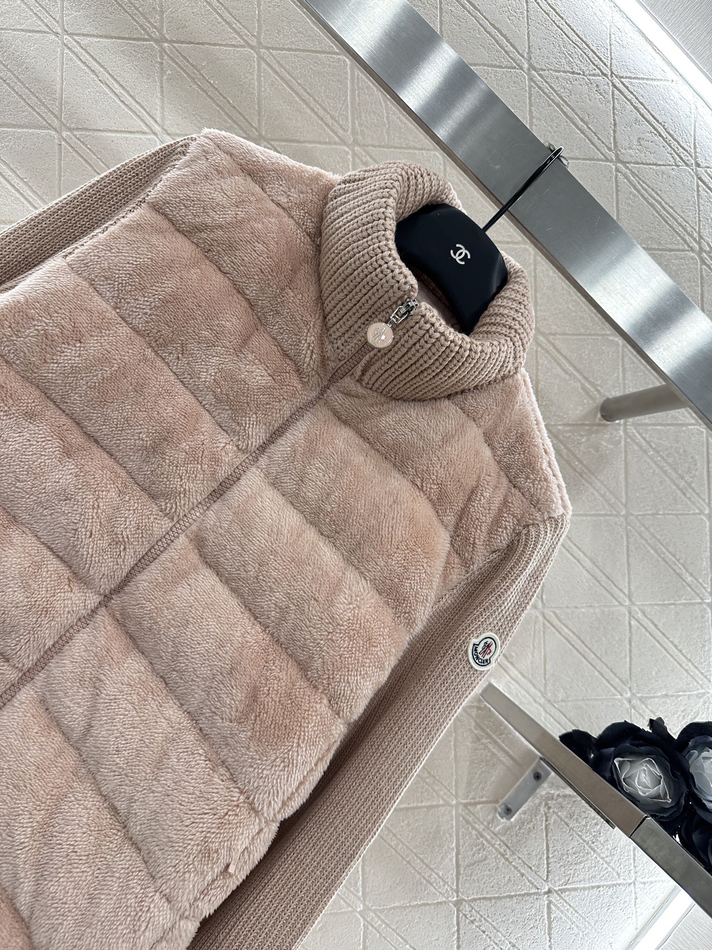 Mon 2025 New Arrival Zip-Up Down Jacket