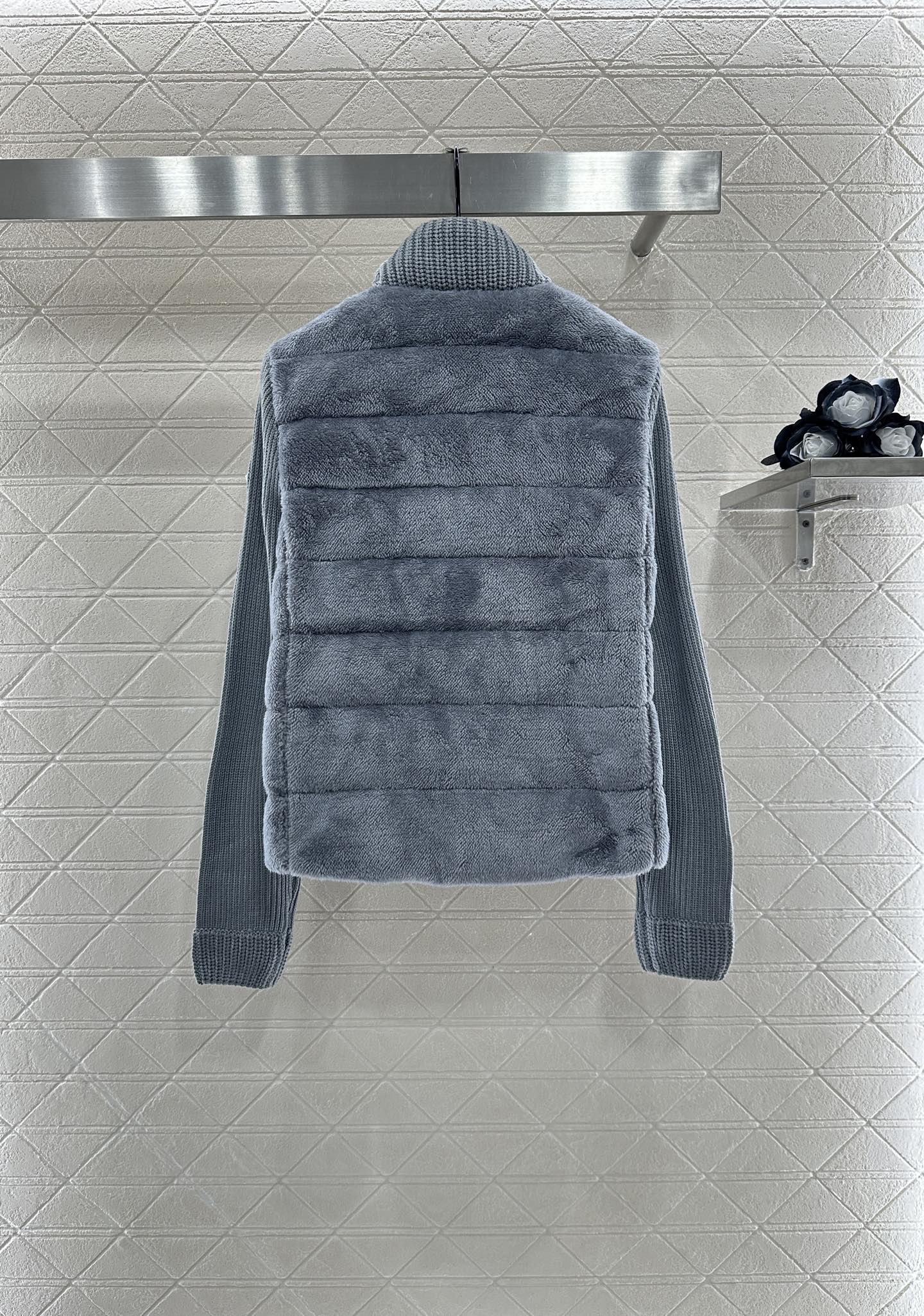 Mon 2025 New Arrival Zip-Up Down Jacket