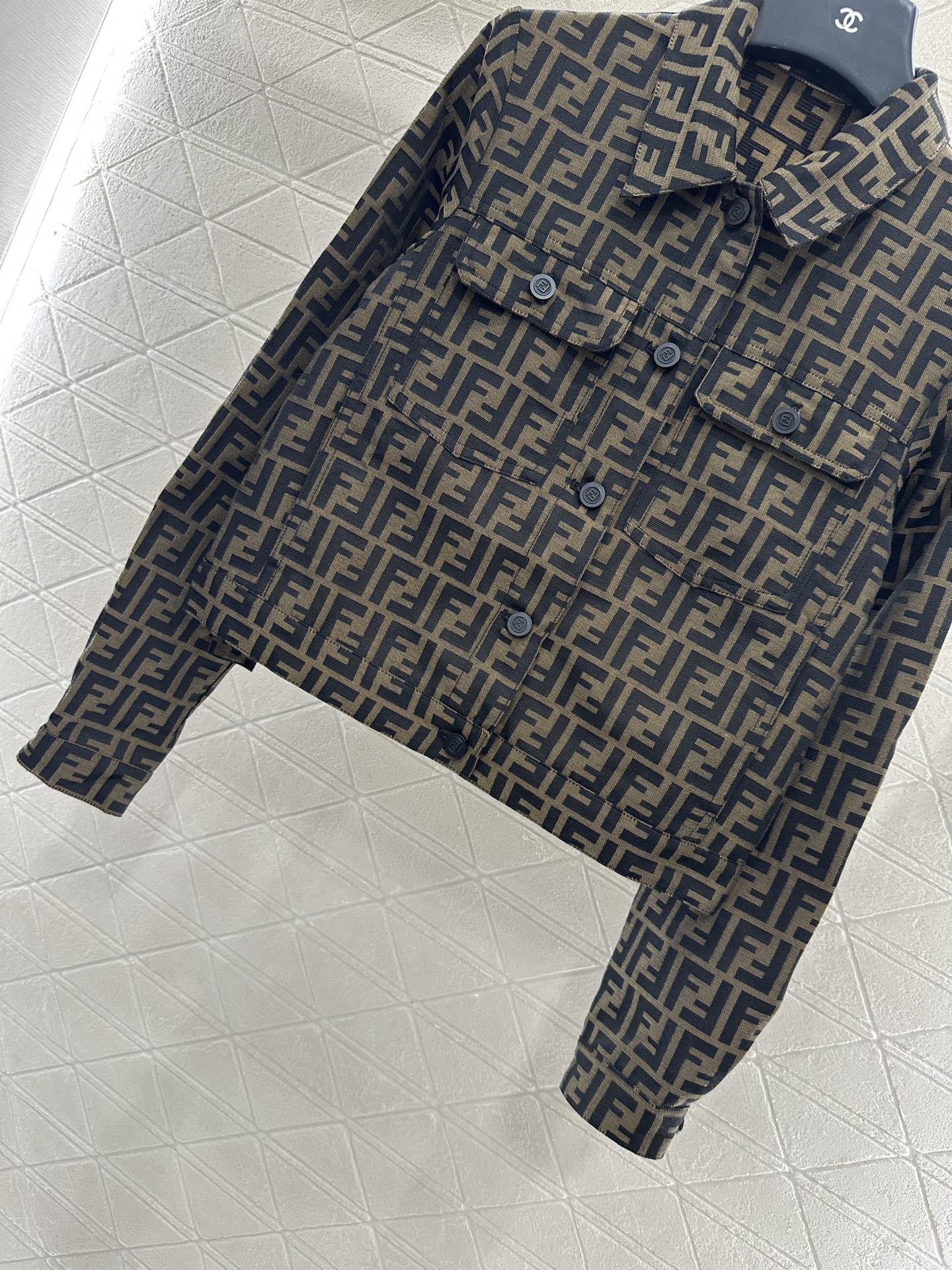 F  2025 New Arrivals Jacket, Coat, and Shorts Set