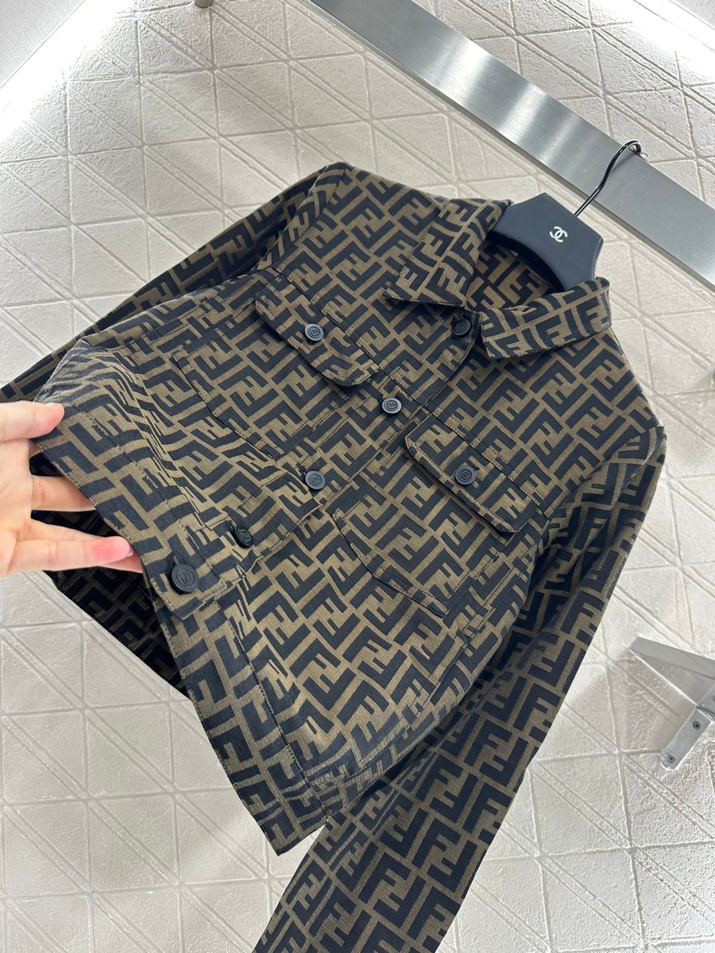 F  2025 New Arrivals Jacket, Coat, and Shorts Set