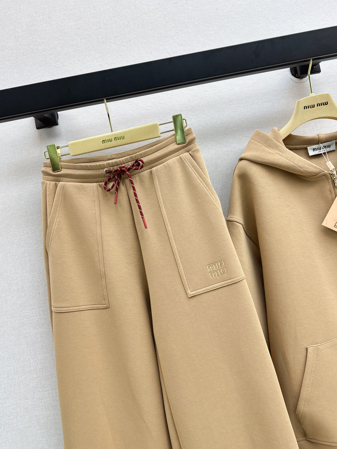 M 25fw tracksuit