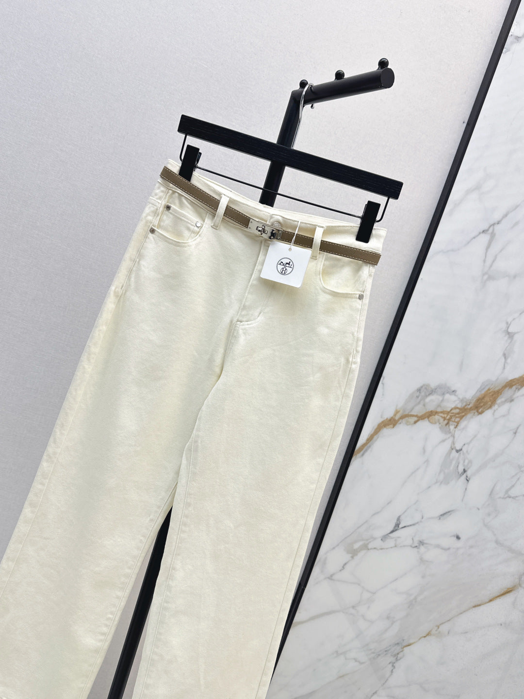 H 25fw straight jeans